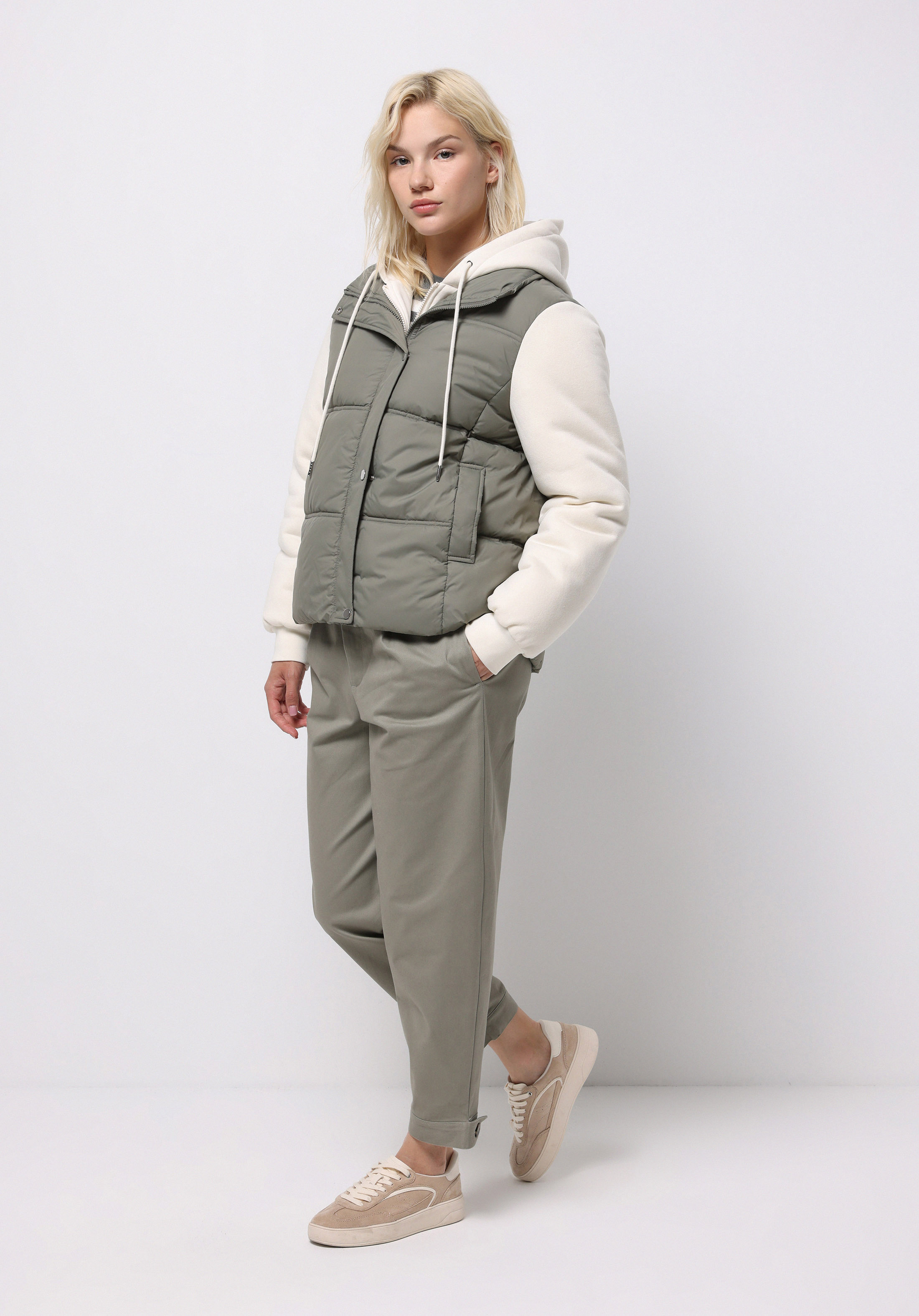 Regular Fit Kapüşonlu Fermuarlı Astarlı  Kadın Yeşil Mont