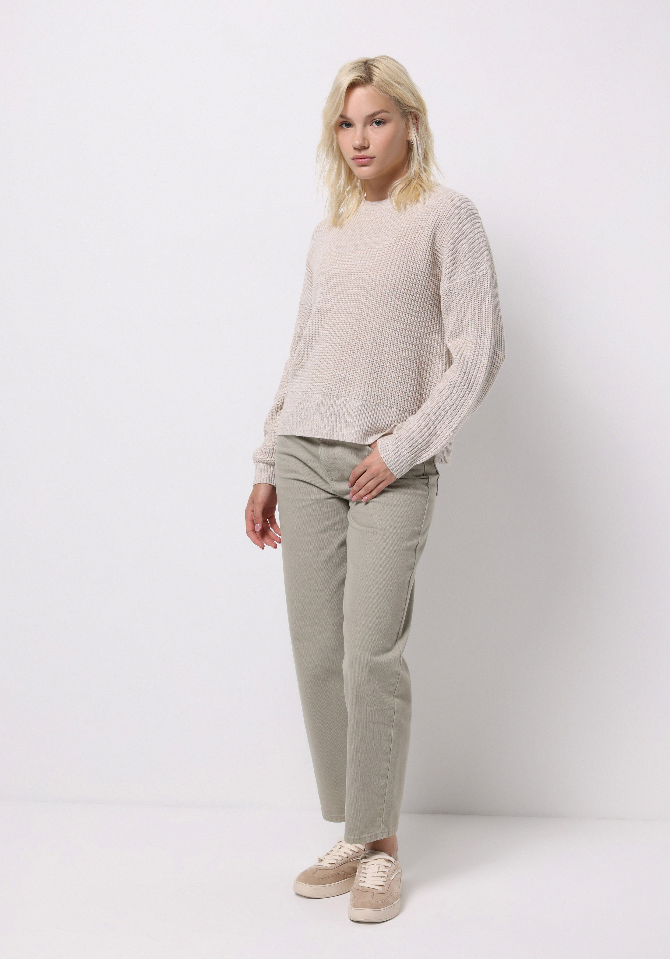 Regular Fit Yuvarlak Yaka Çizgili Kadın Ekru Kazak