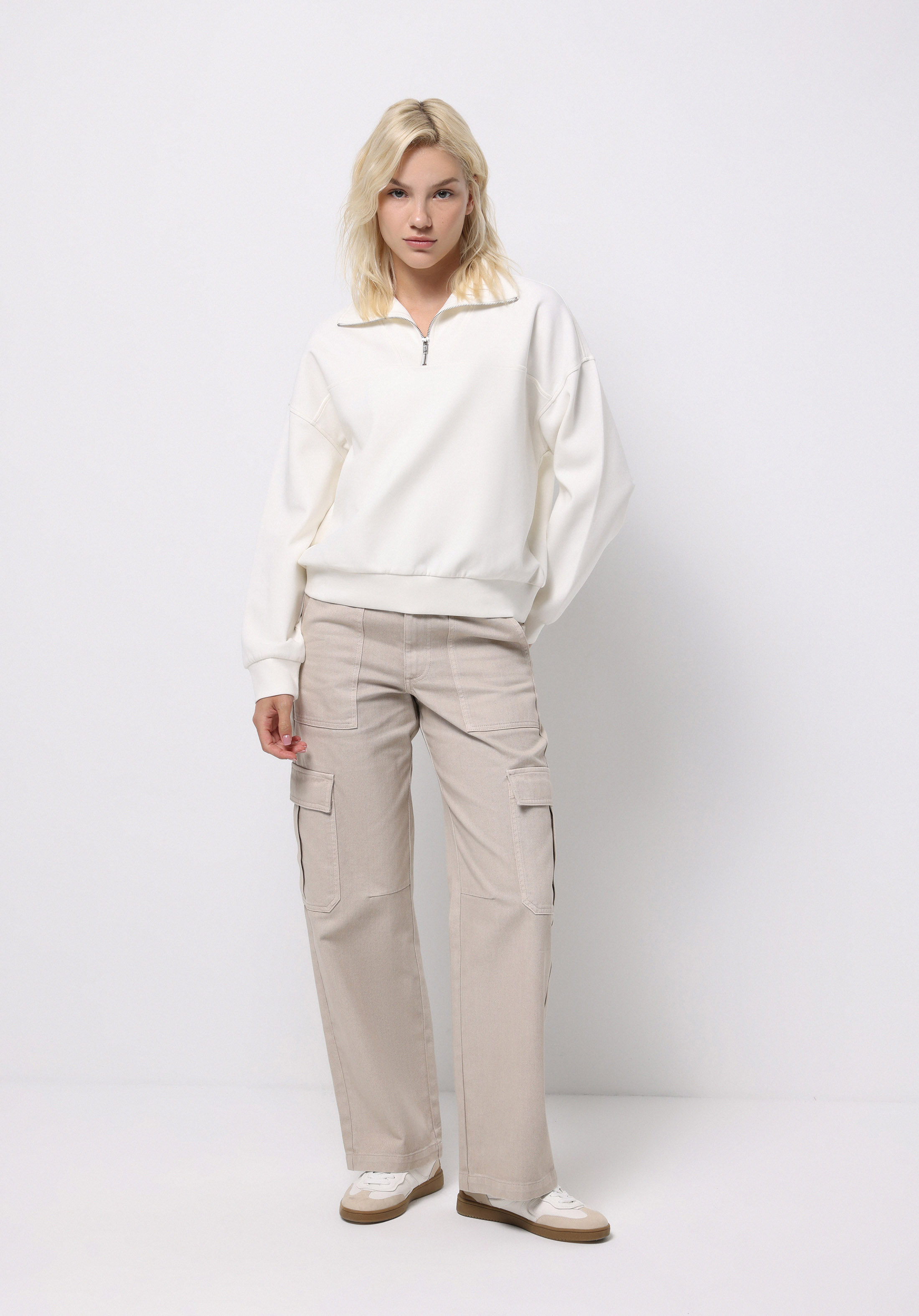 Regular Fit Fermuarlı Düz Kadın Beyaz Sweatshirt
