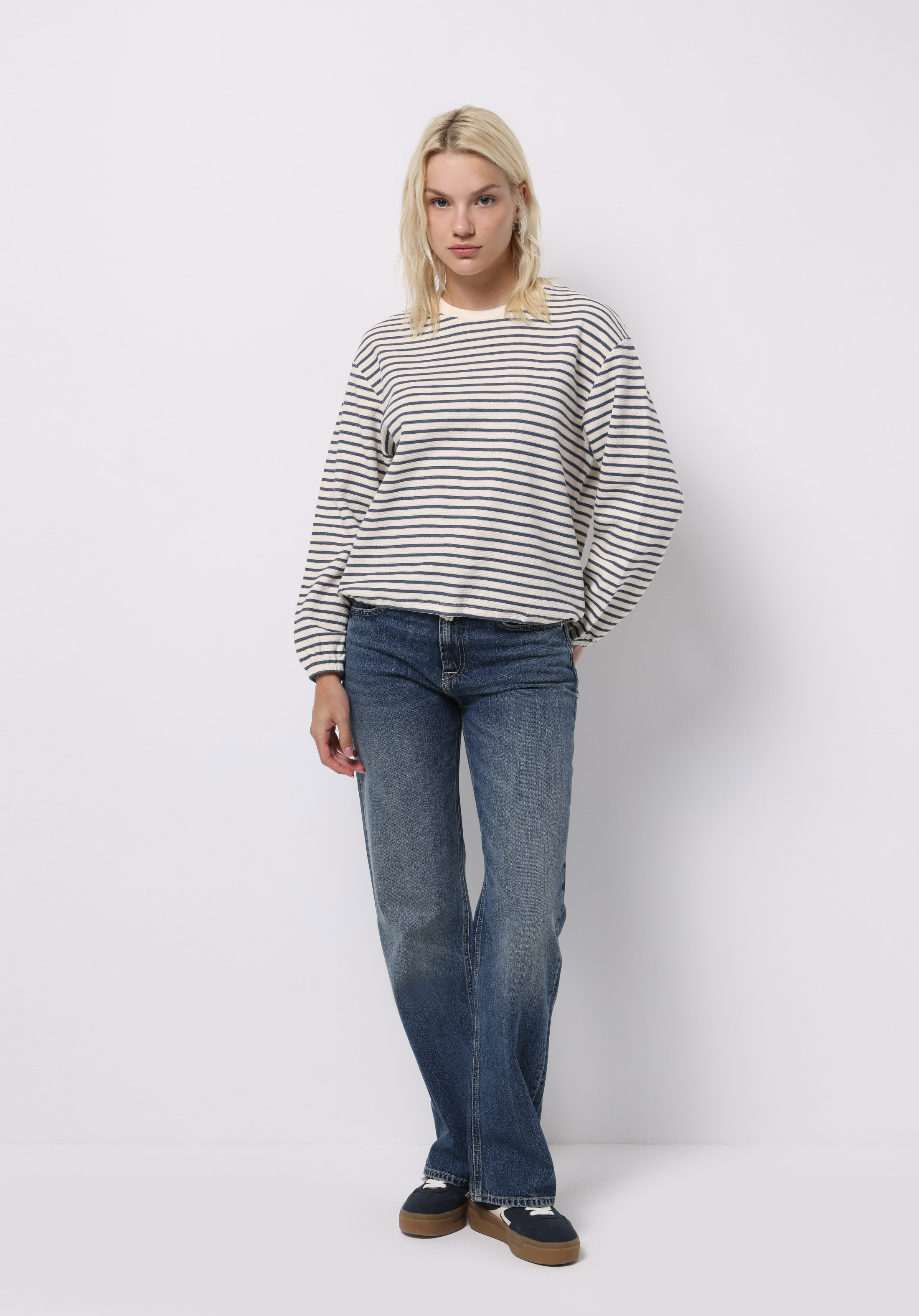 Regular Fit Yuvarlak Yaka Çizgili Kadın Mavi Uzun Kol Tişört