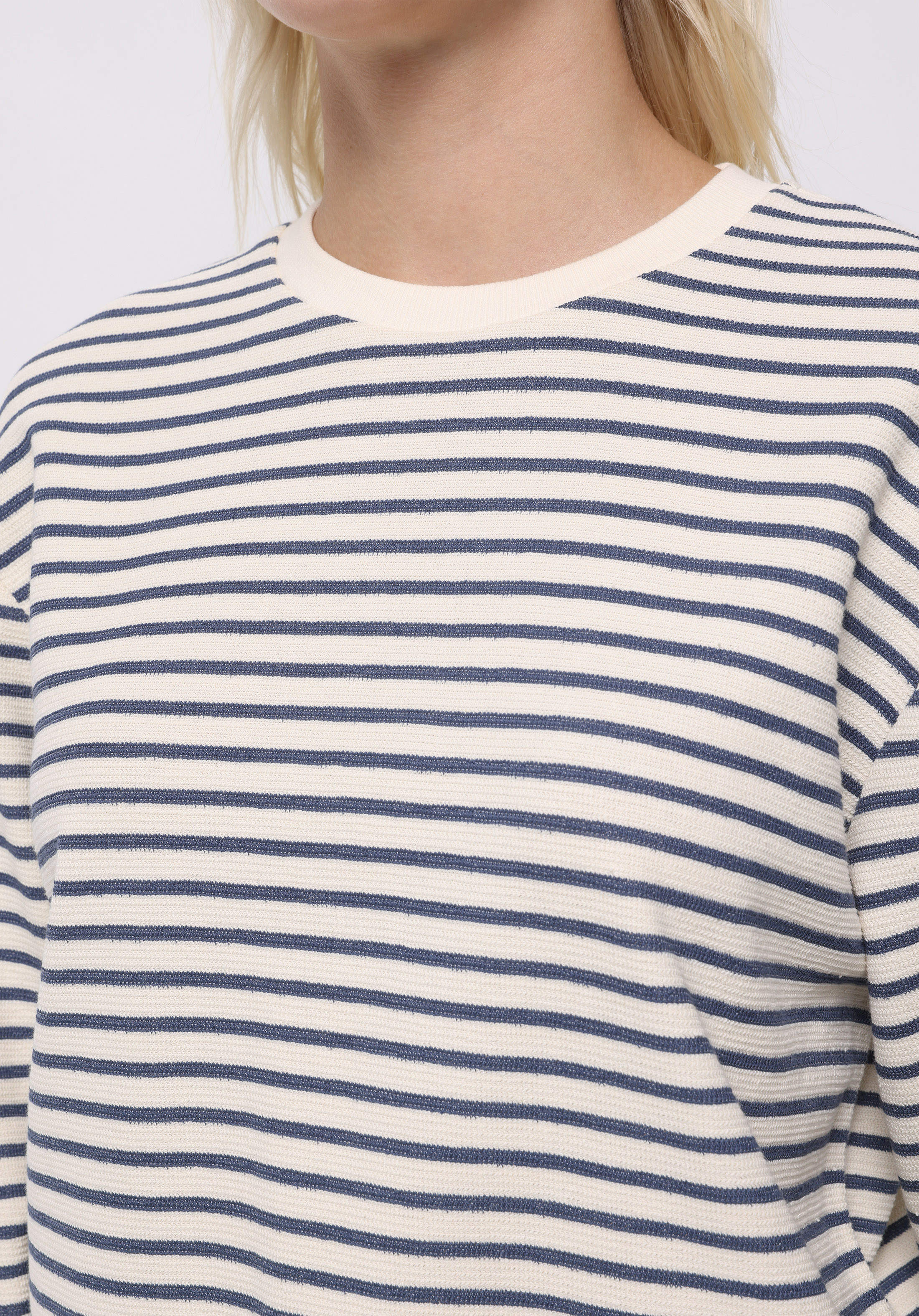 Regular Fit Yuvarlak Yaka Çizgili Kadın Mavi Uzun Kol Tişört