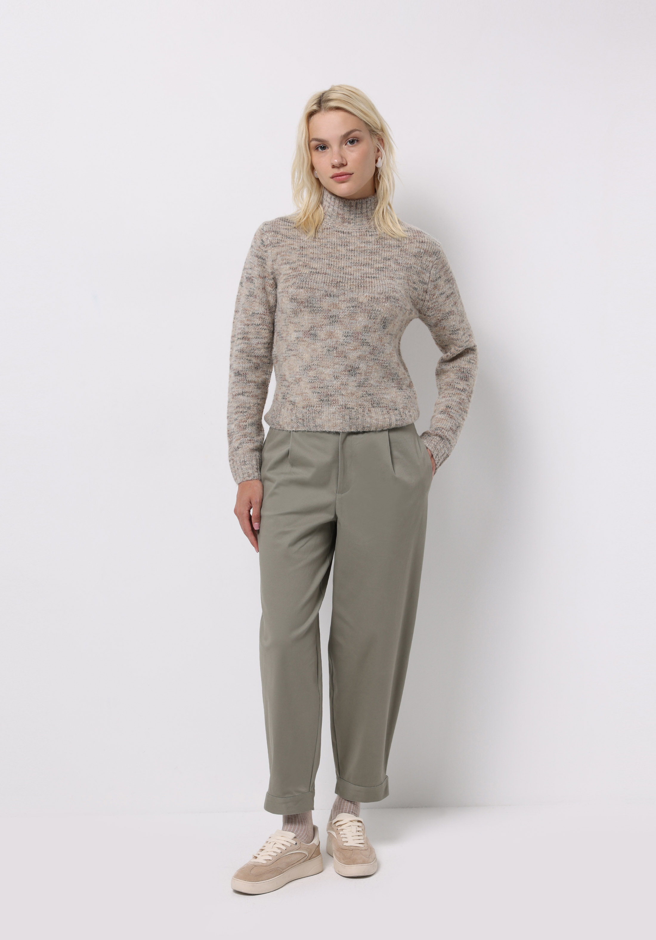 Slim Fit Dik Yaka Düz Kadın Bej Kazak