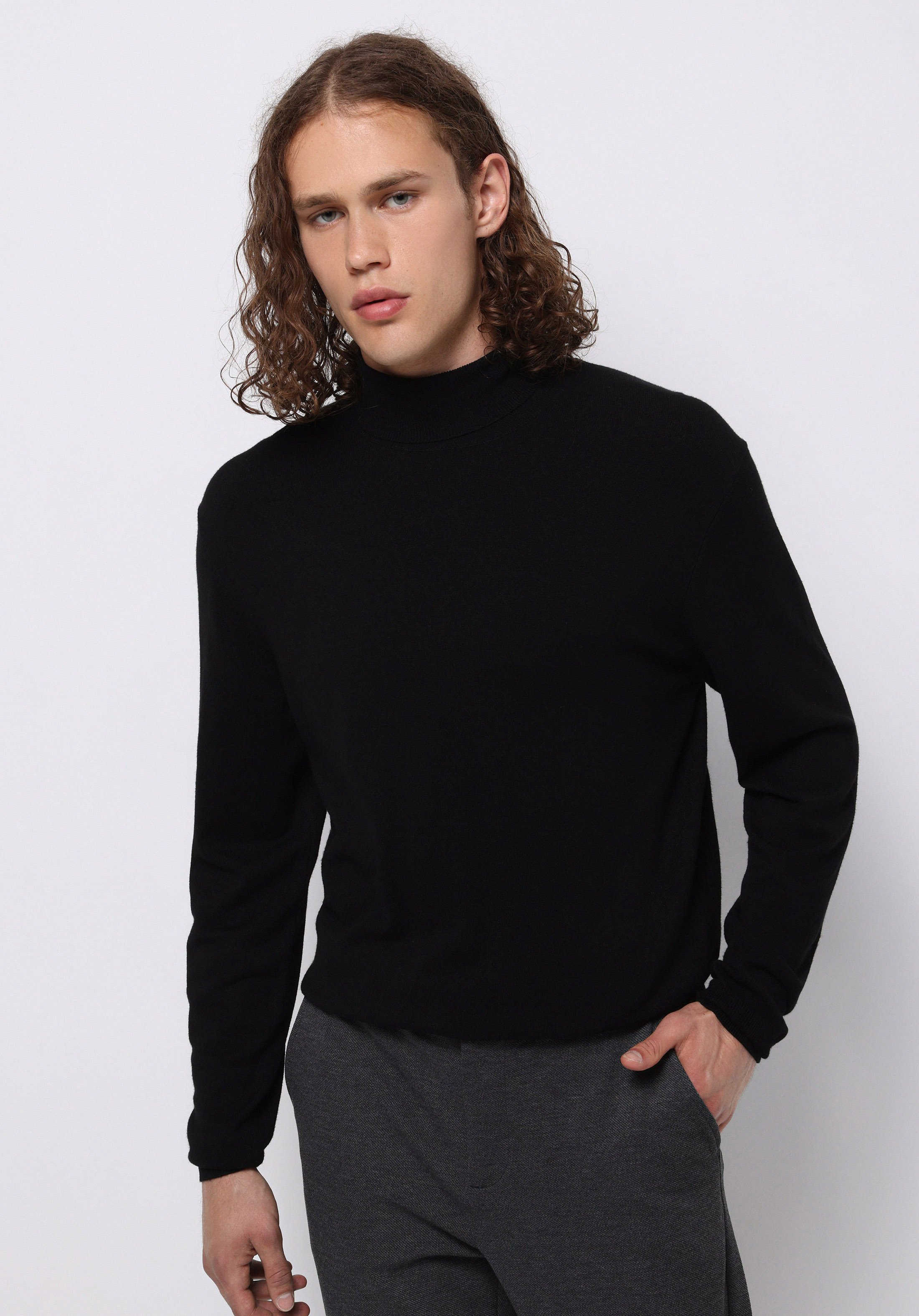 Regular Fit Turtle Neck Jakarlı Erkek Siyah Kazak