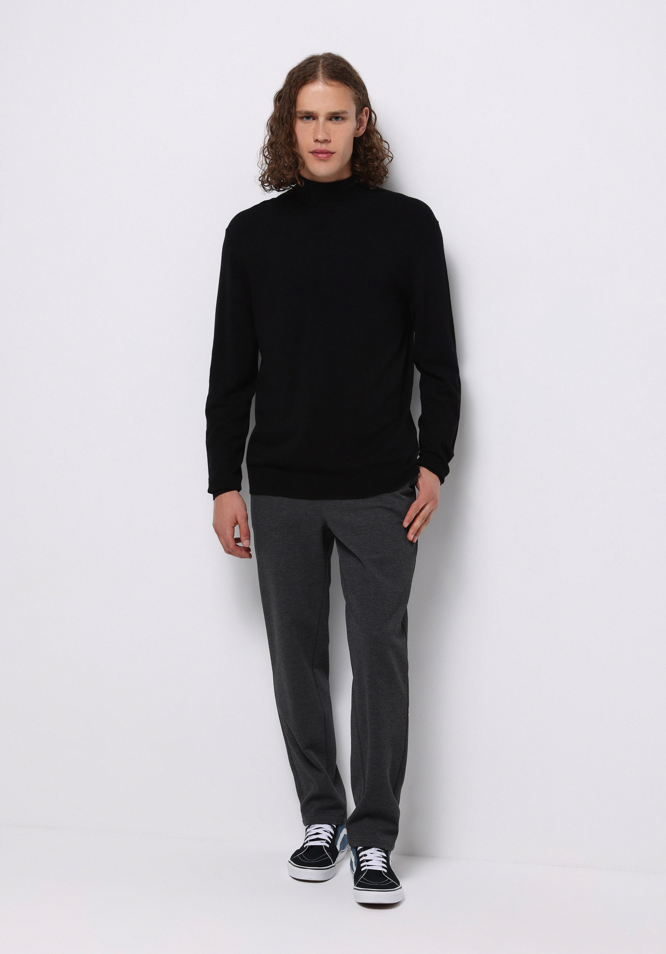 Regular Fit Turtle Neck Jakarlı Erkek Siyah Kazak