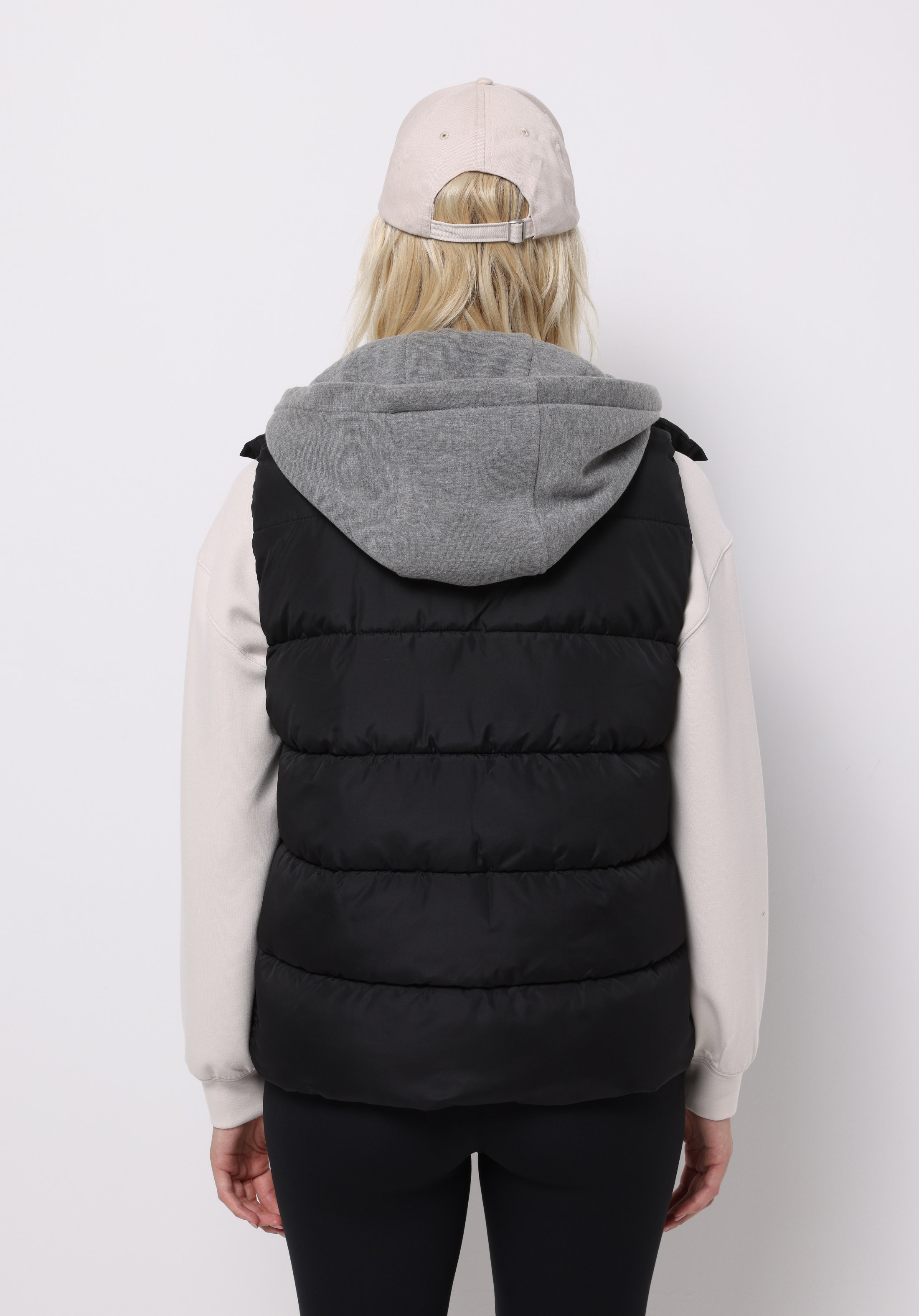 Regular Fit Kapüşonlu Fermuarlı Astarlı Suya Dayanıklı Kadın Siyah Yelek