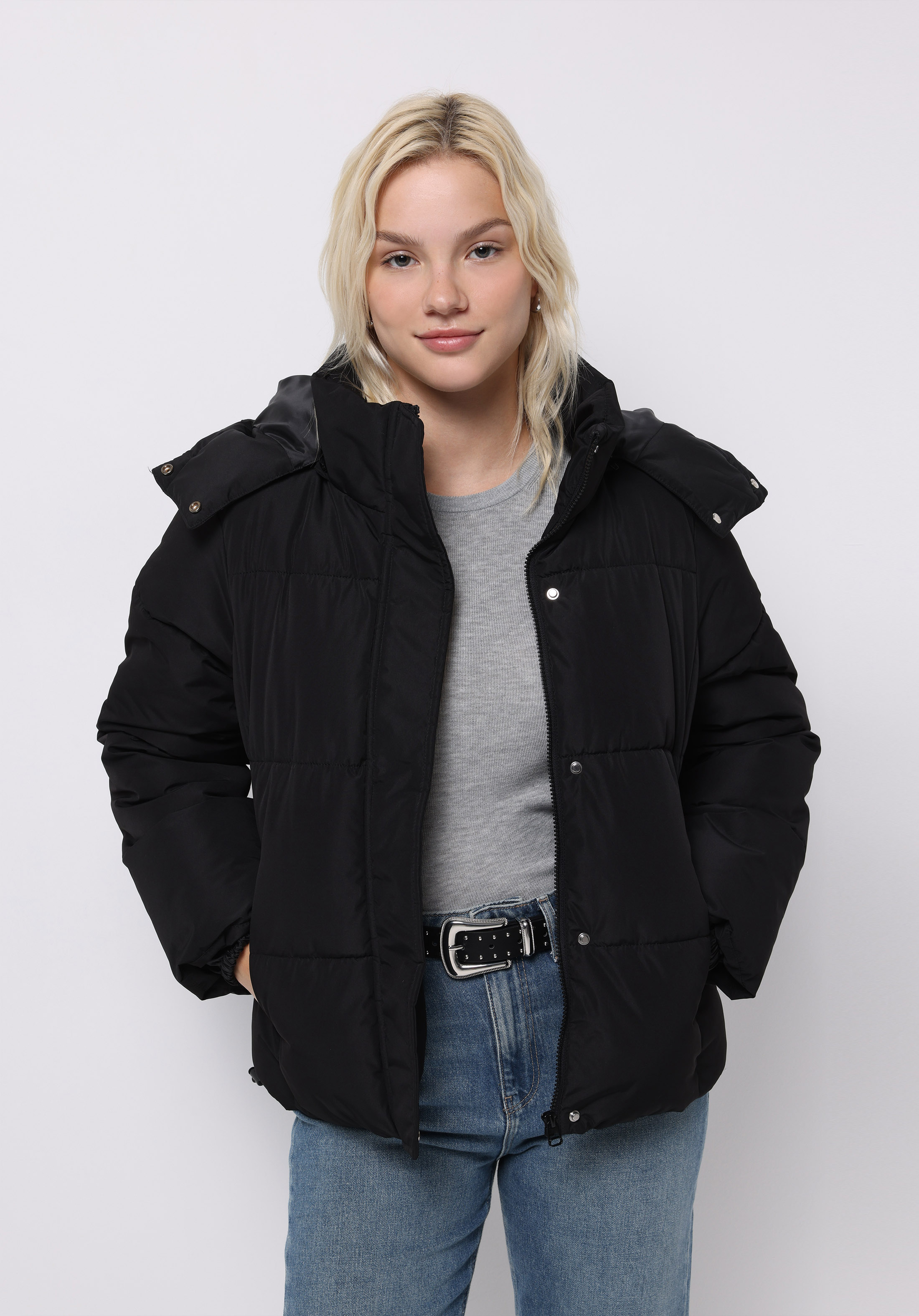 Regular Fit Kapüşonlu Fermuarlı Astarlı Çıkarılabilir Kapüşonlu Kadın Siyah Mont