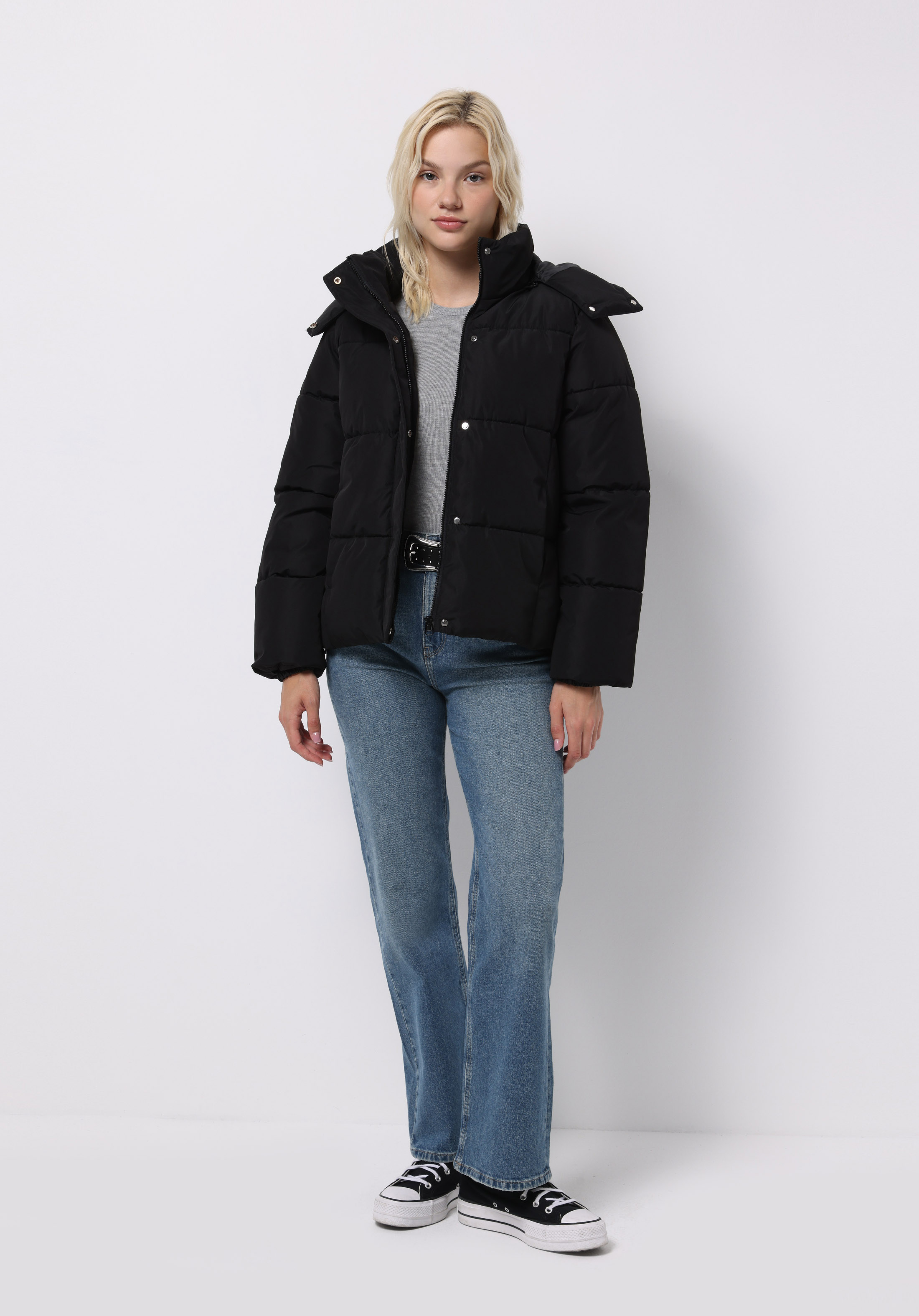 Regular Fit Kapüşonlu Fermuarlı Astarlı Çıkarılabilir Kapüşonlu Kadın Siyah Mont