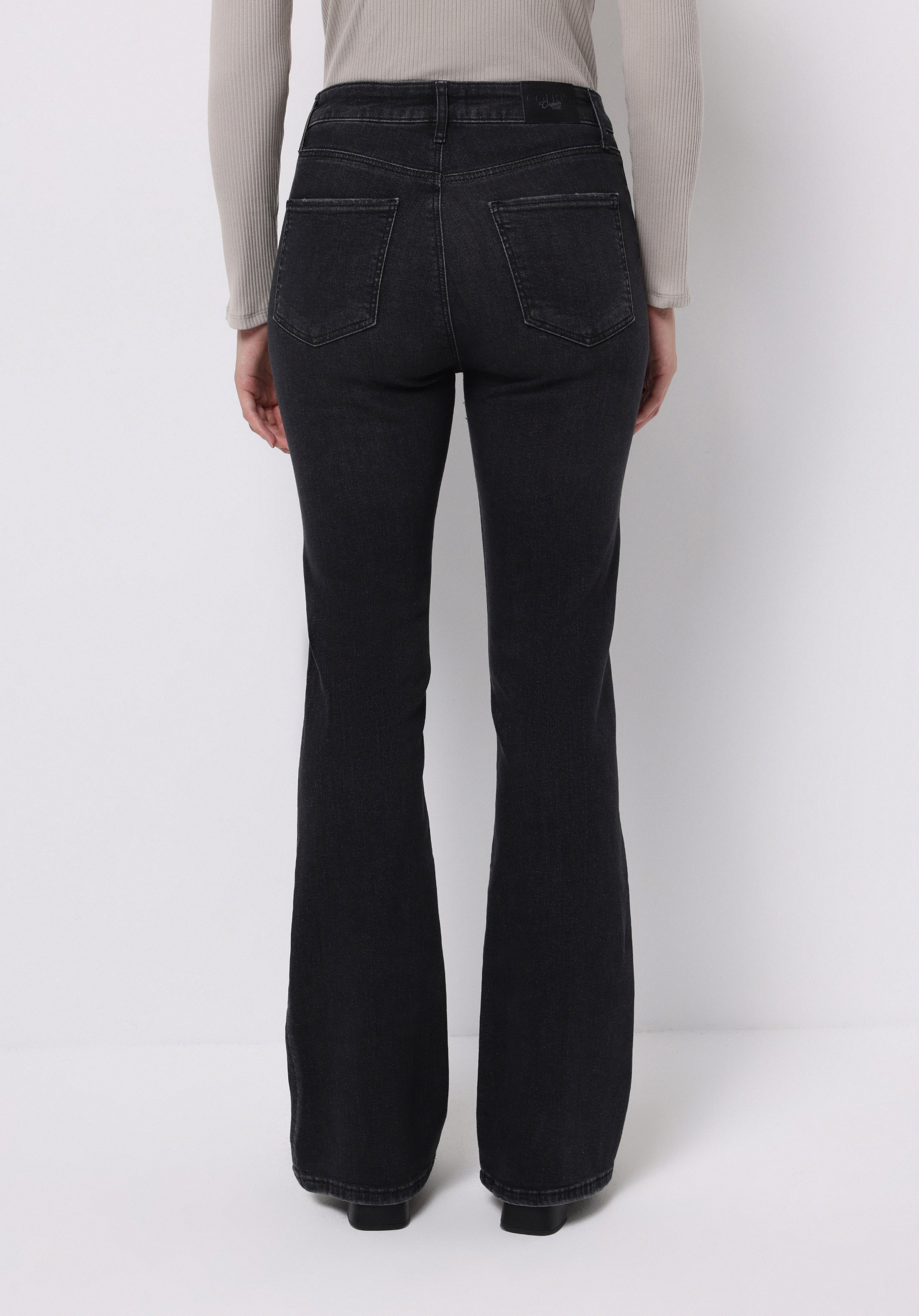 Regular Fit   Kadın Siyah Jean Pantolon