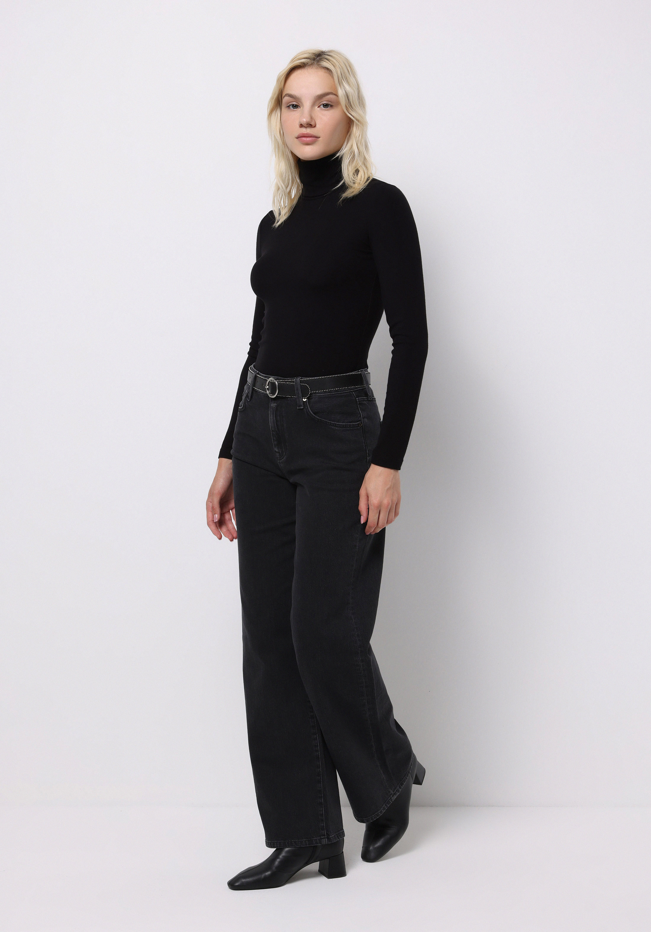 Regular Fit   Kadın Siyah Jean Pantolon