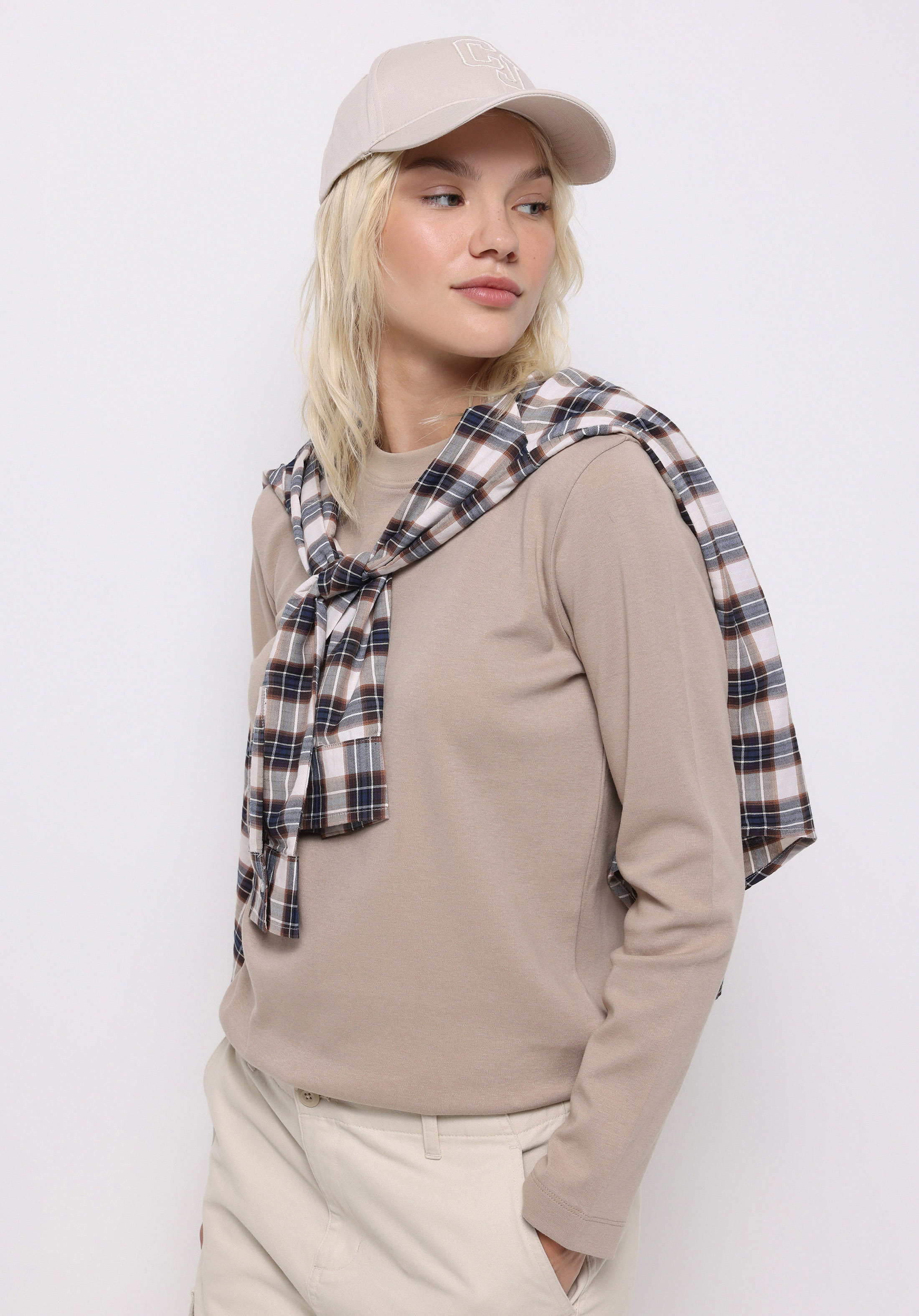 Regular Fit Yuvarlak Yaka Düz Kadın Bej Uzun Kol Tişört