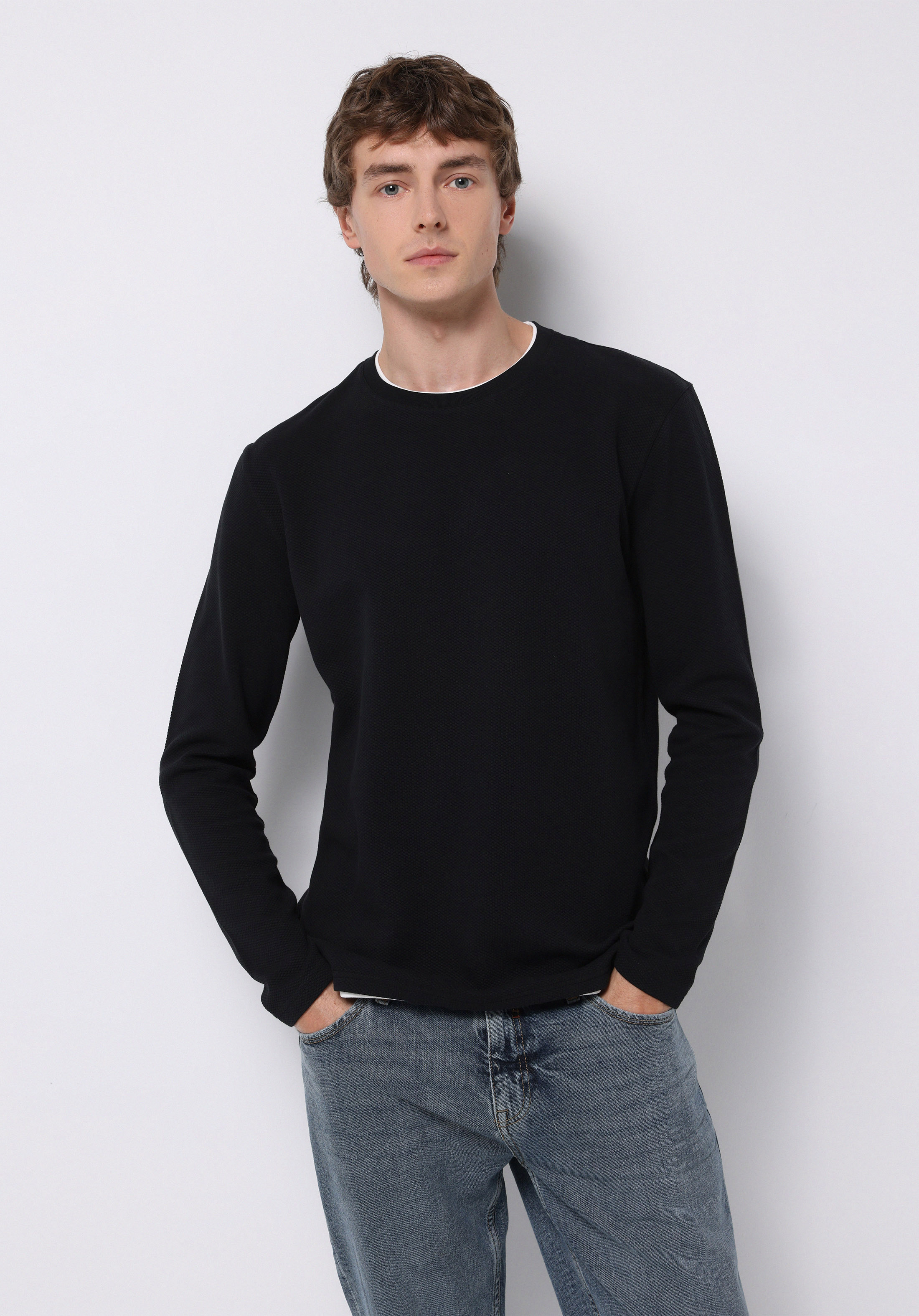 Regular Fit Yuvarlak Yaka Jakarlı Erkek Siyah Uzun Kol Tişört
