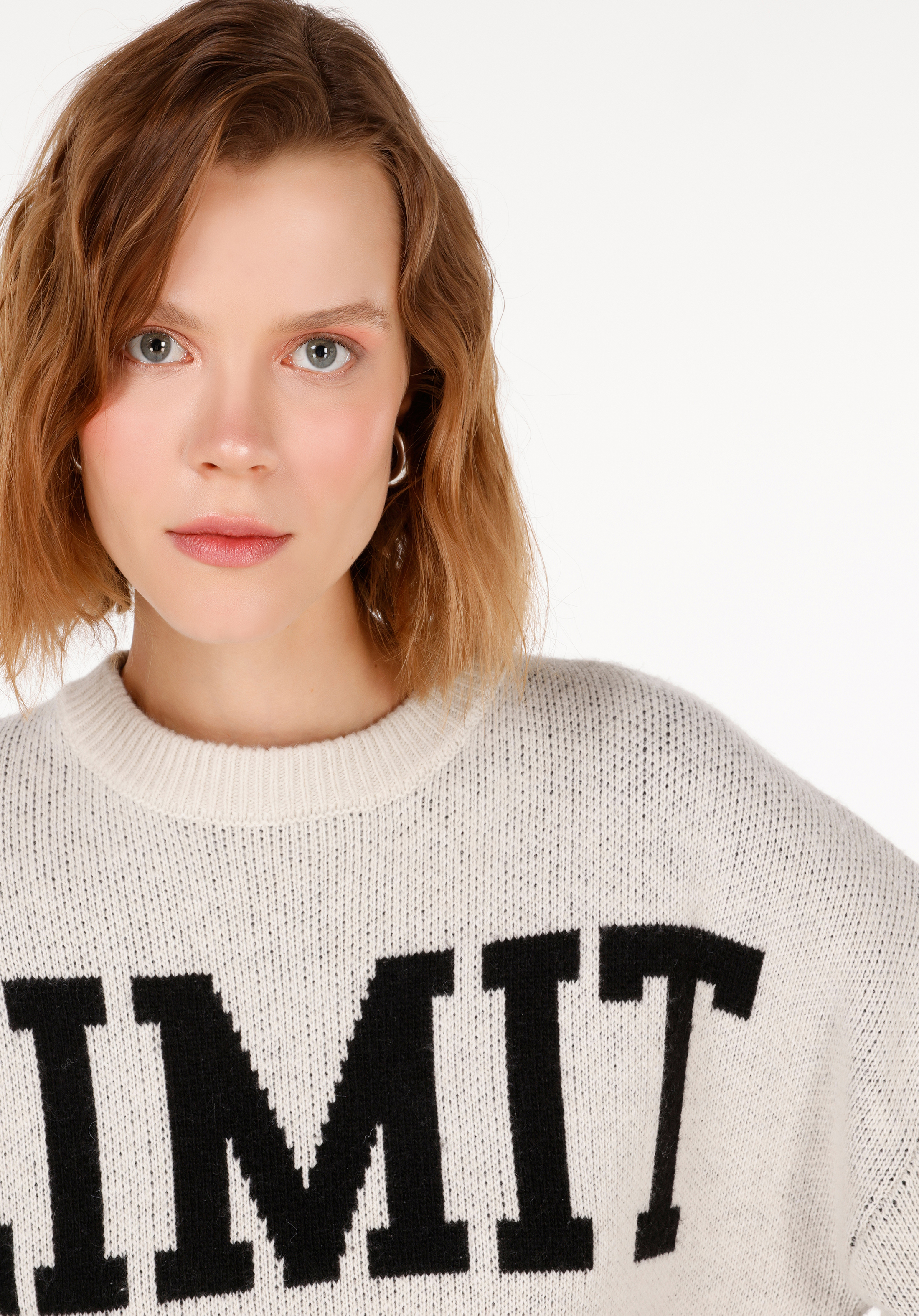 Comfort Fit Yuvarlak Yaka  Kadın Ekru Kazak