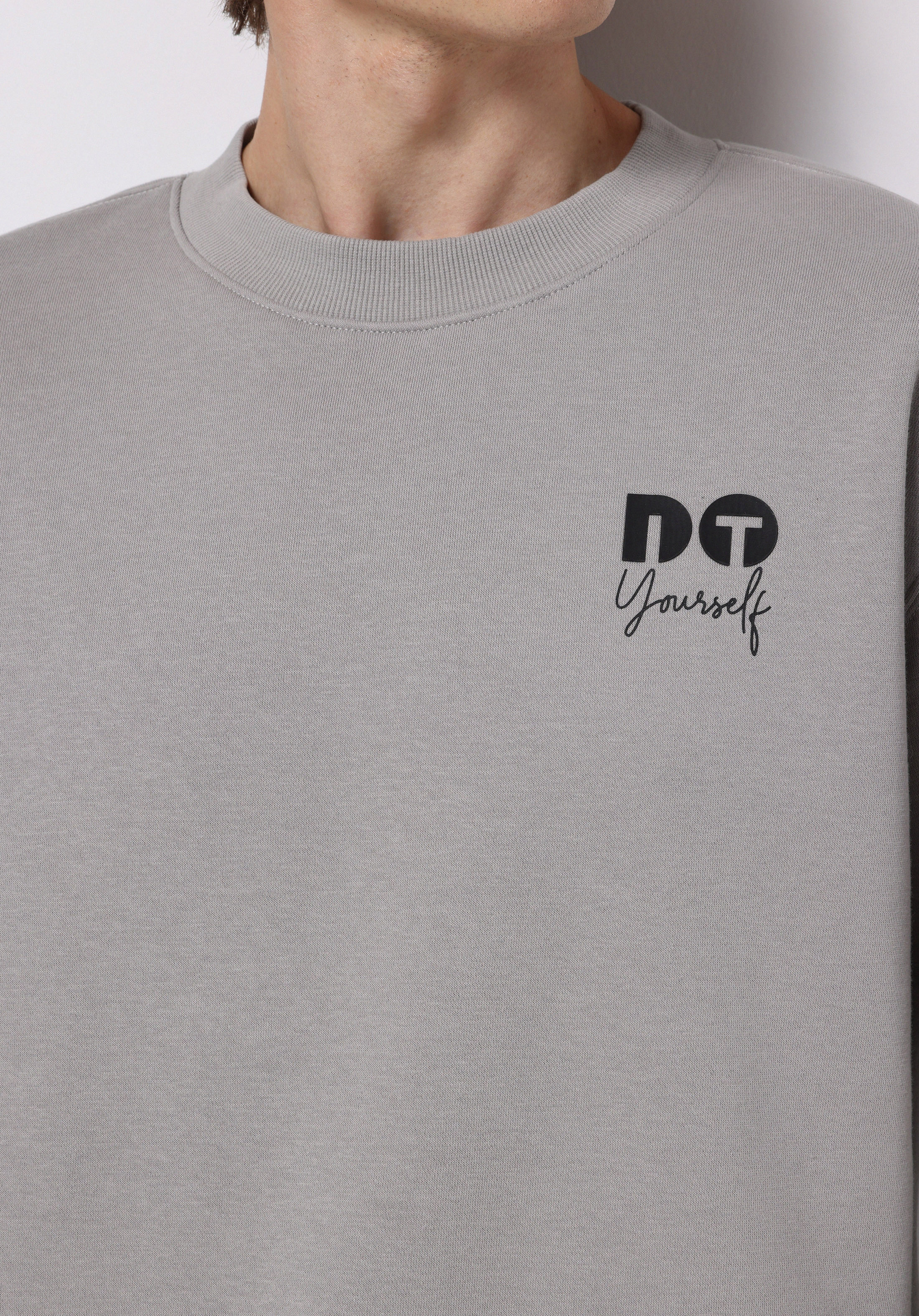 Comfort Fit   Erkek Gri Sweatshirt