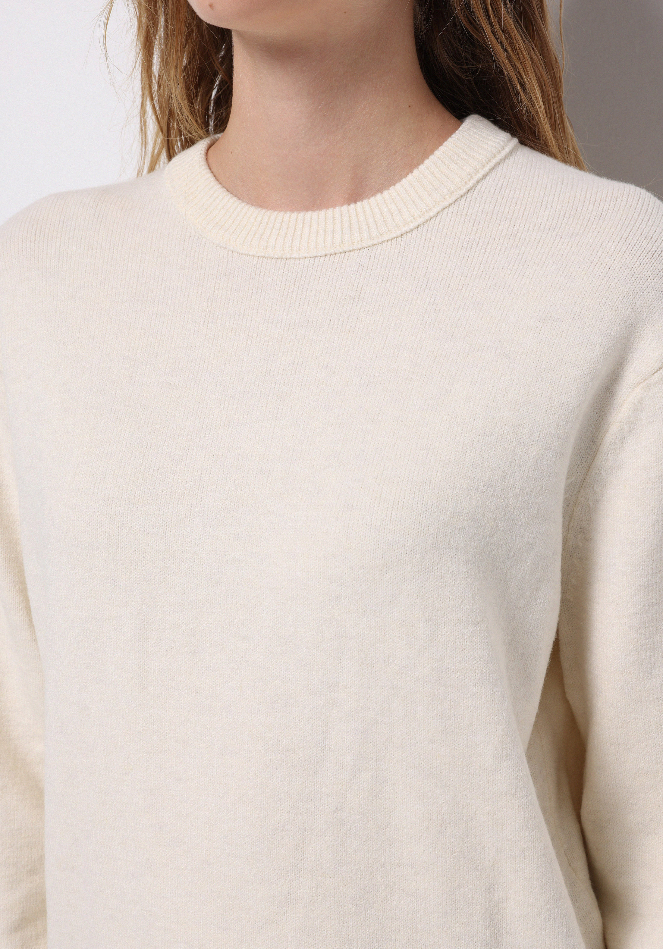 Regular Fit Yuvarlak Yaka Düz Kadın Ekru Kazak
