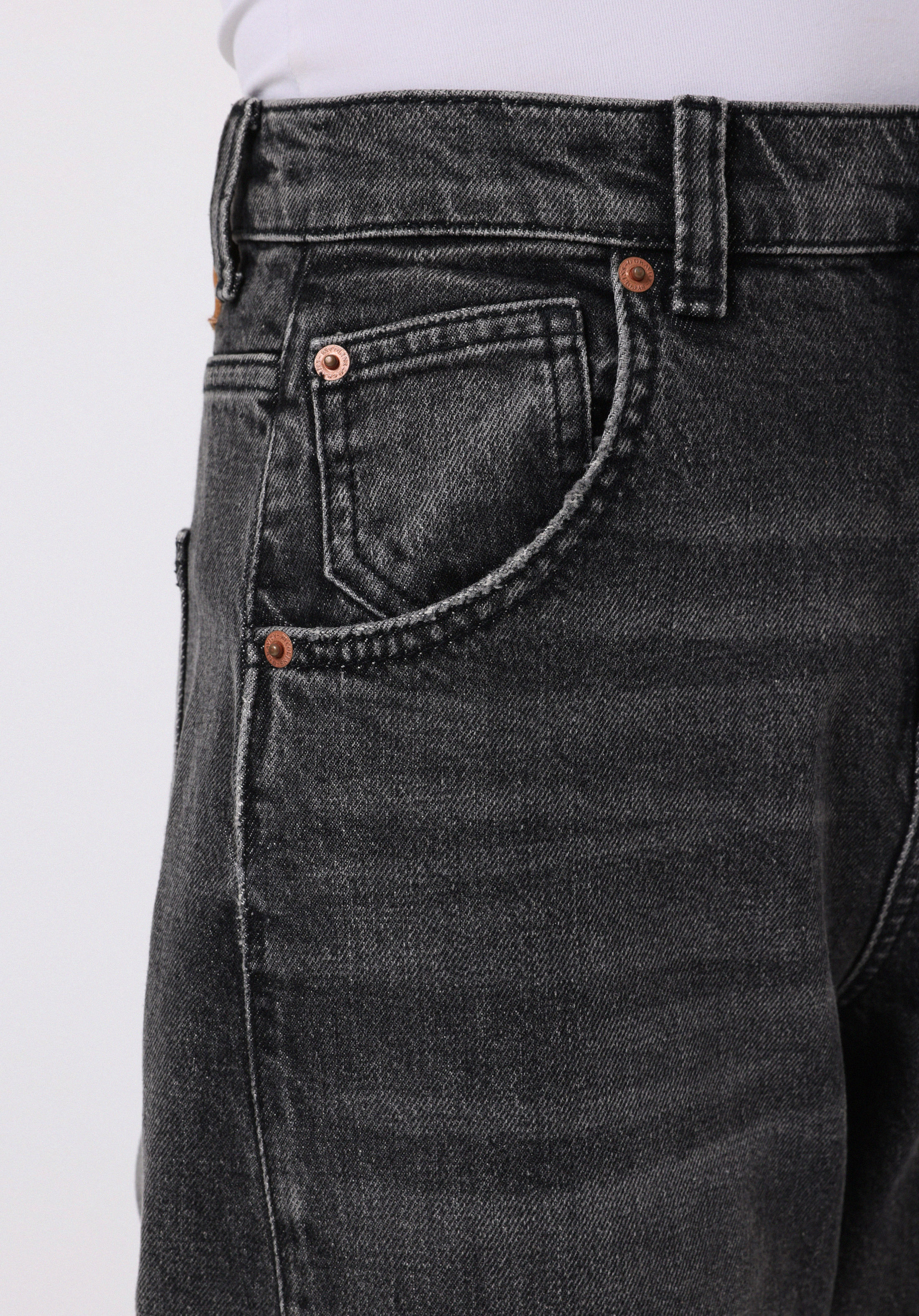 Loose Fit Düşük Bel Daralan Paça Kadın Siyah Jean Pantolon