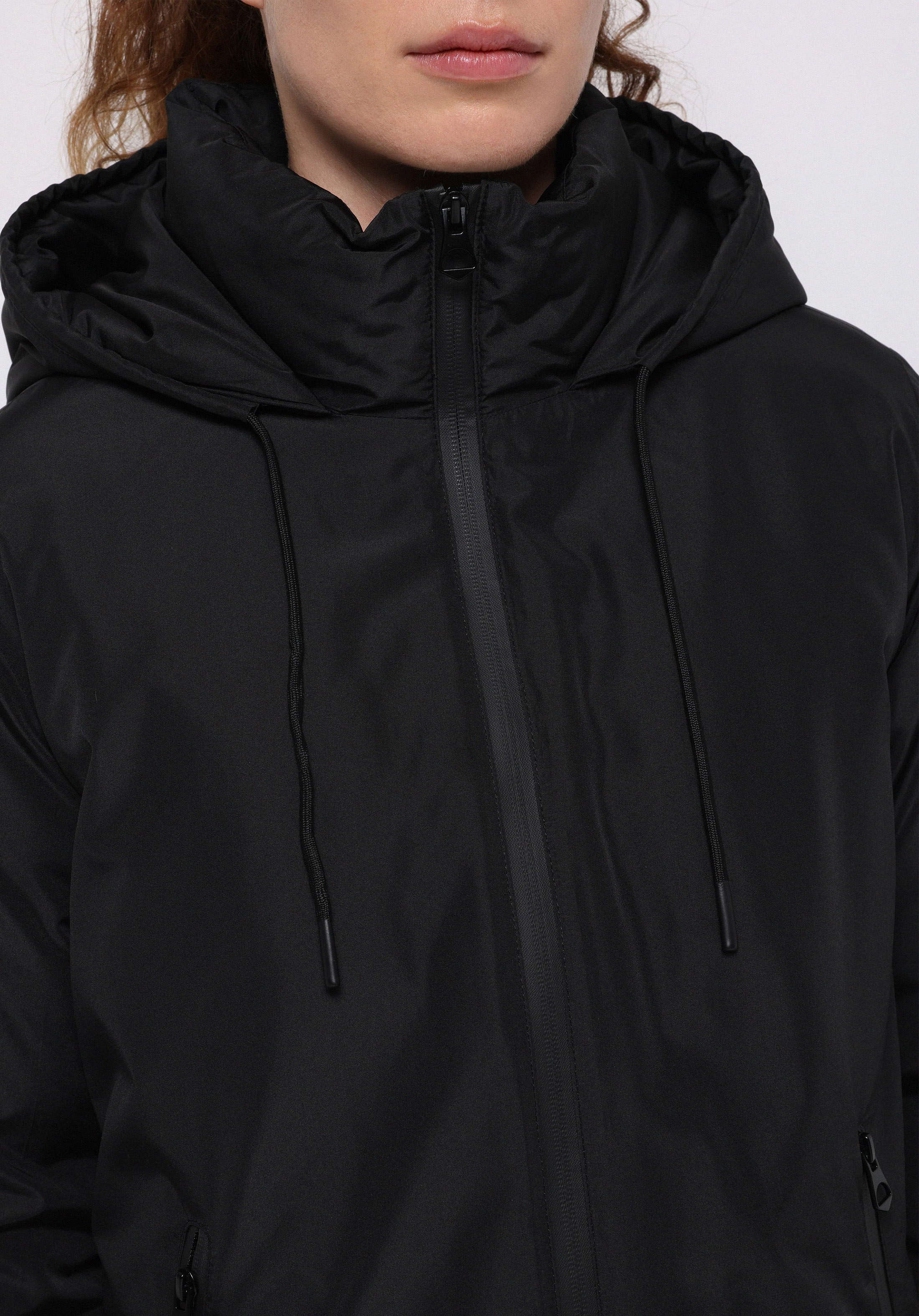 Regular Fit Kapüşonlu Fermuarlı Astarlı Suya Dayanıklı Kadın Siyah Mont