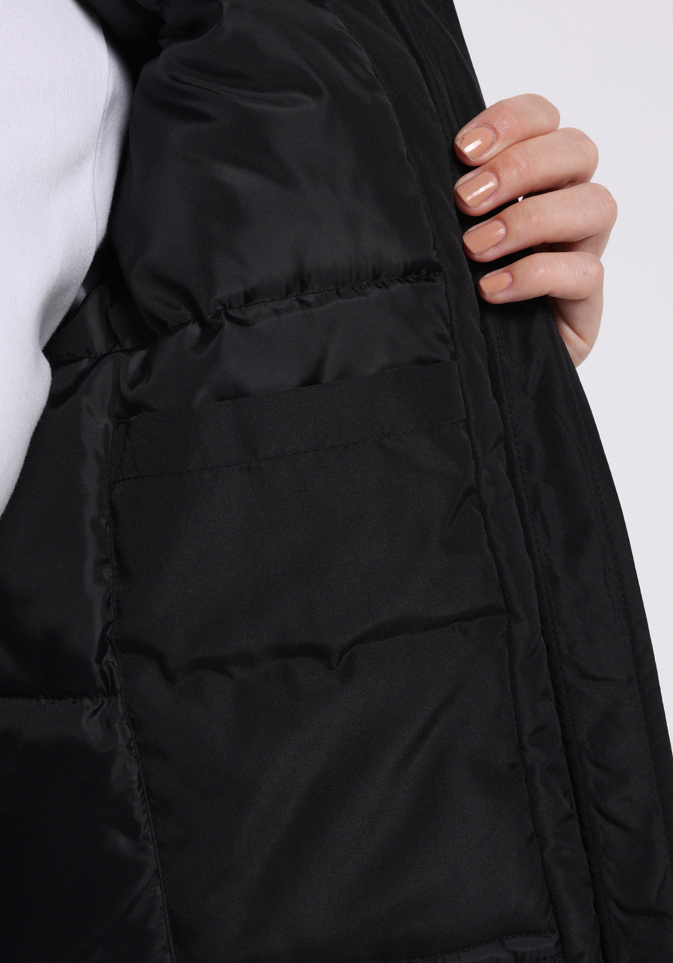 Regular Fit Kapüşonlu Fermuarlı Astarlı Suya Dayanıklı Kadın Siyah Mont