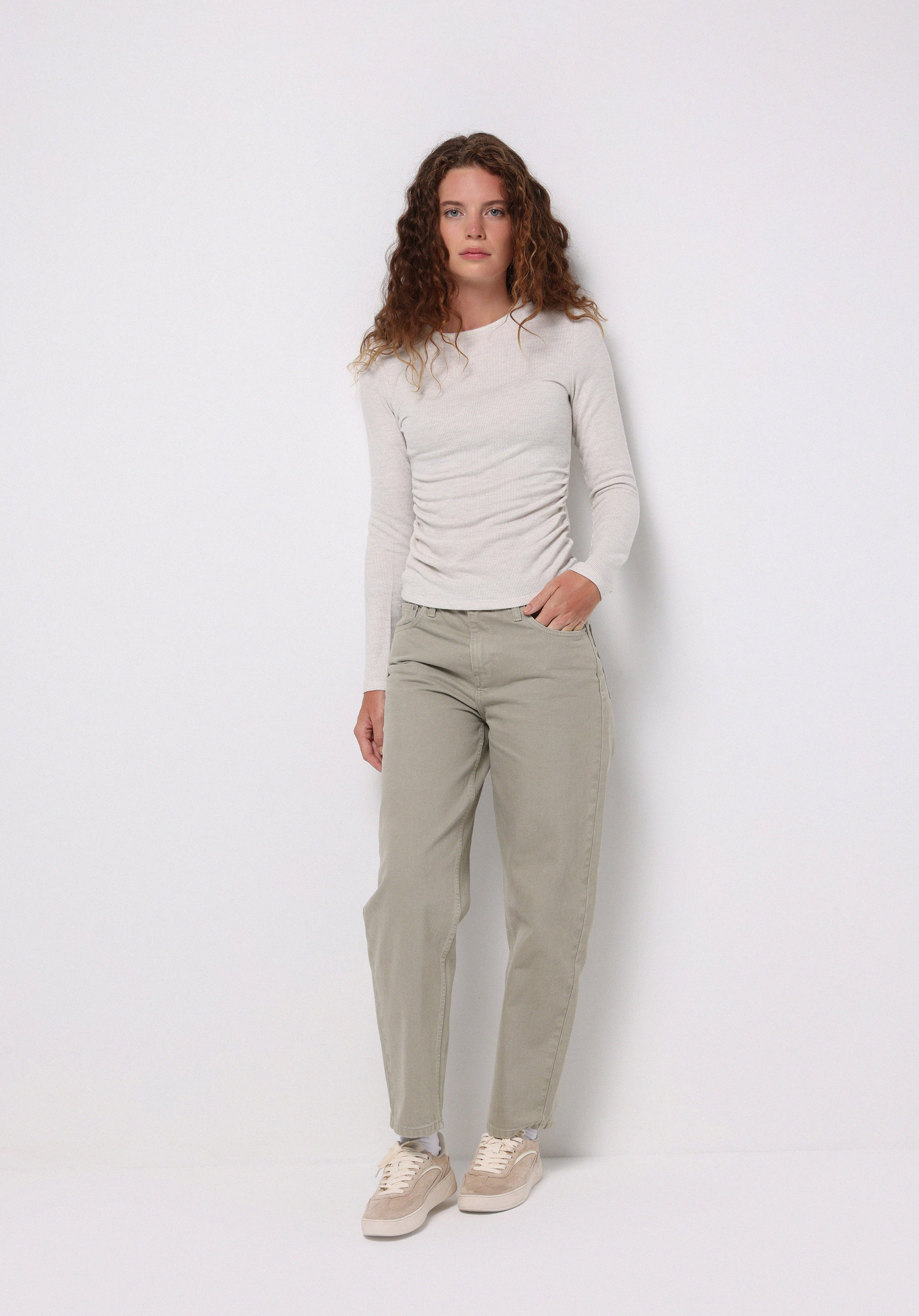 Slim Fit Yuvarlak Yaka Düz Kadın Ekru Tişört