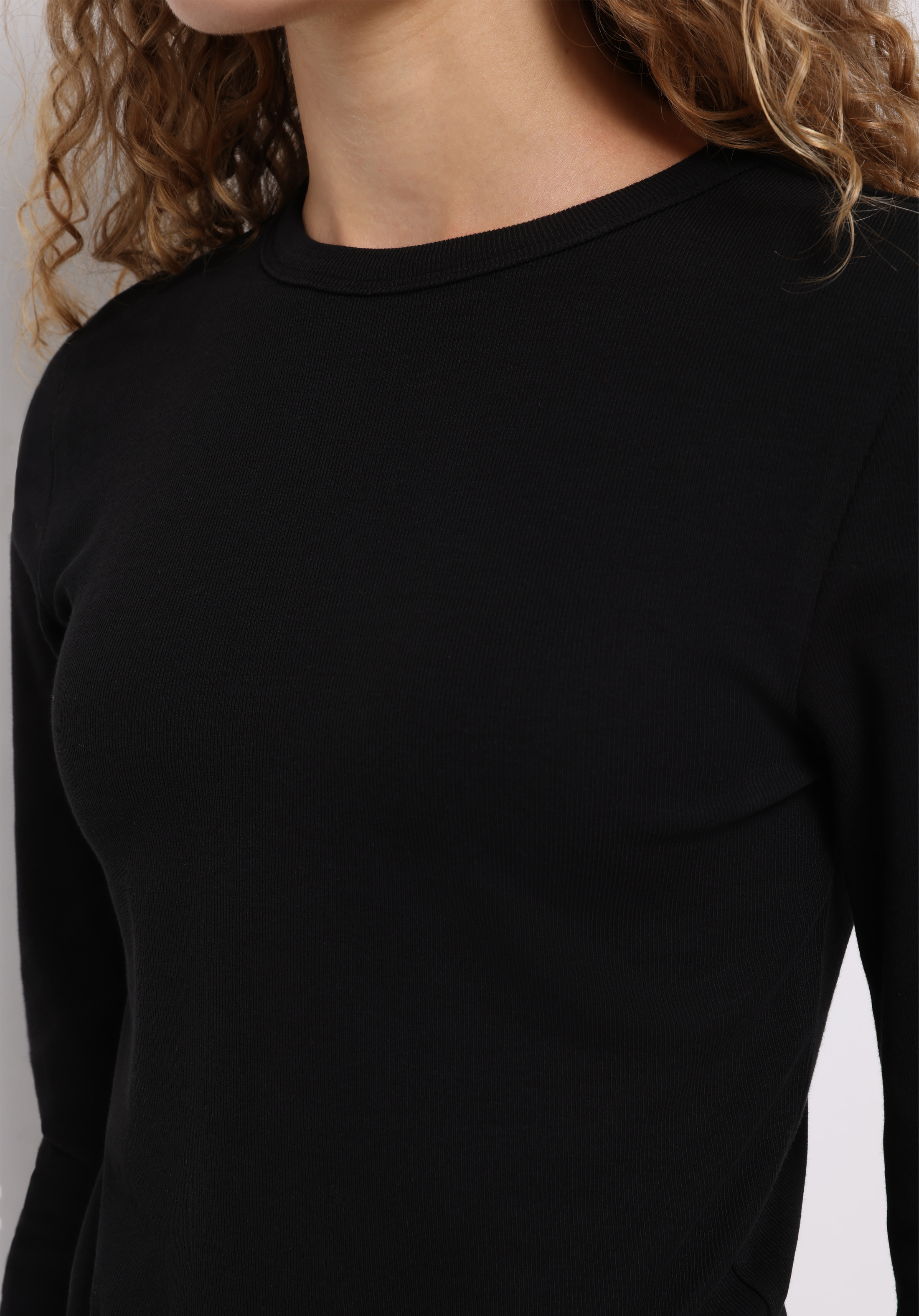 Slim Fit Yuvarlak Yaka Düz Kadın Siyah Uzun Kol Tişört