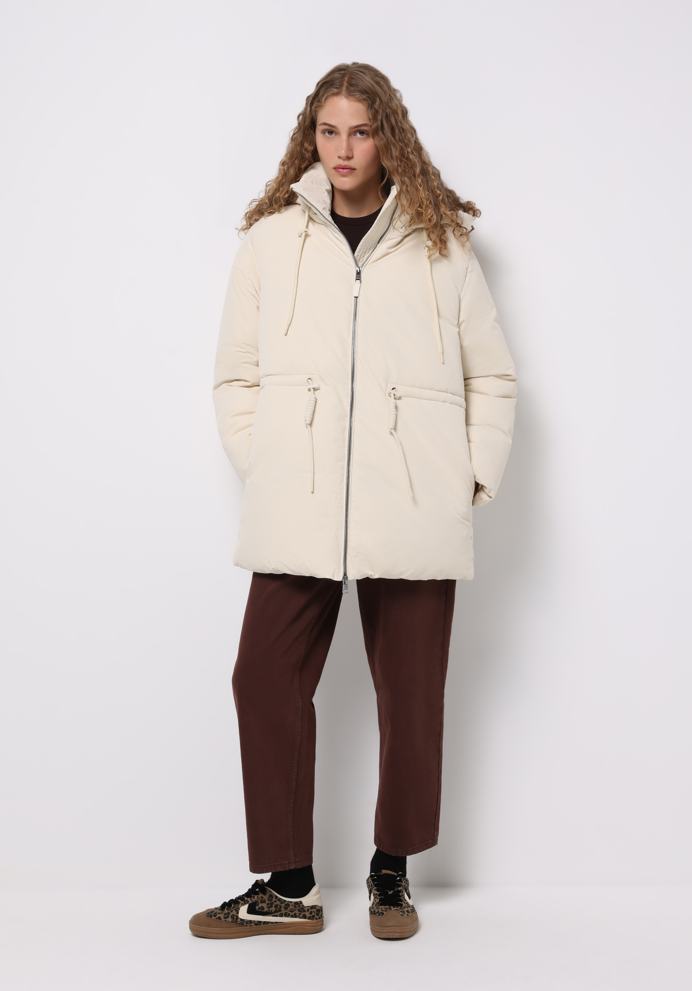 Regular Fit Kapüşonlu Fermuarlı Astarlı Çıkarılabilir Kapüşonlu Kadın Ekru Mont