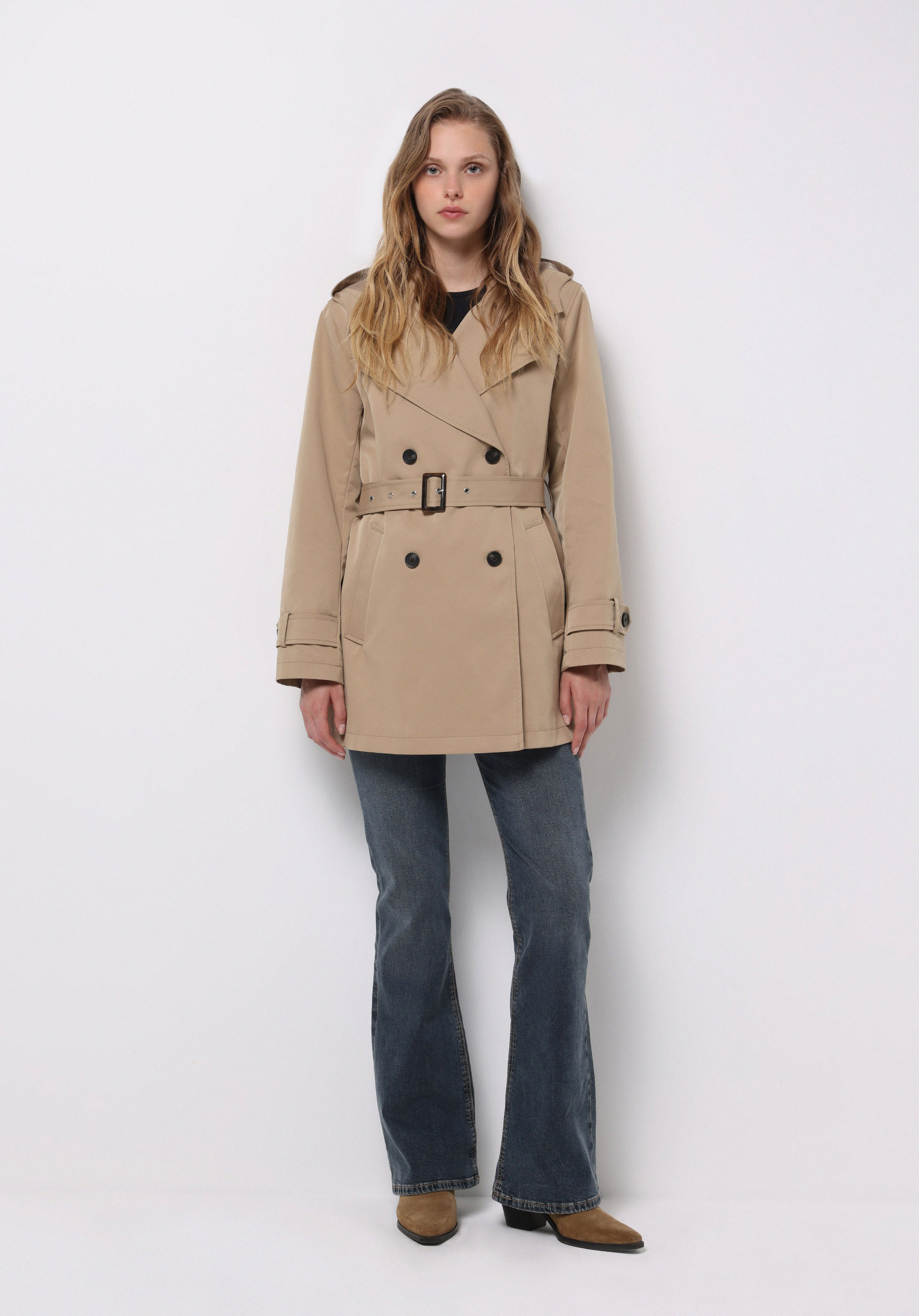 Regular Fit Kapüşonlu Düğmeli Astarlı Çıkarılabilir Kapüşonlu Kadın Bej Mont