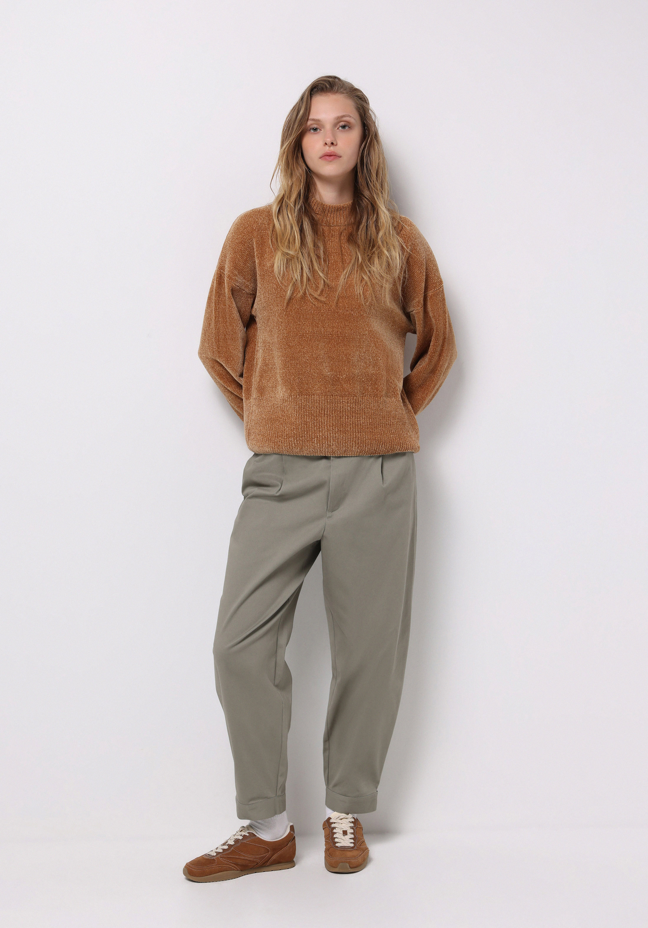 Regular Fit Yuvarlak Yaka Düz Kadın Bej Kazak