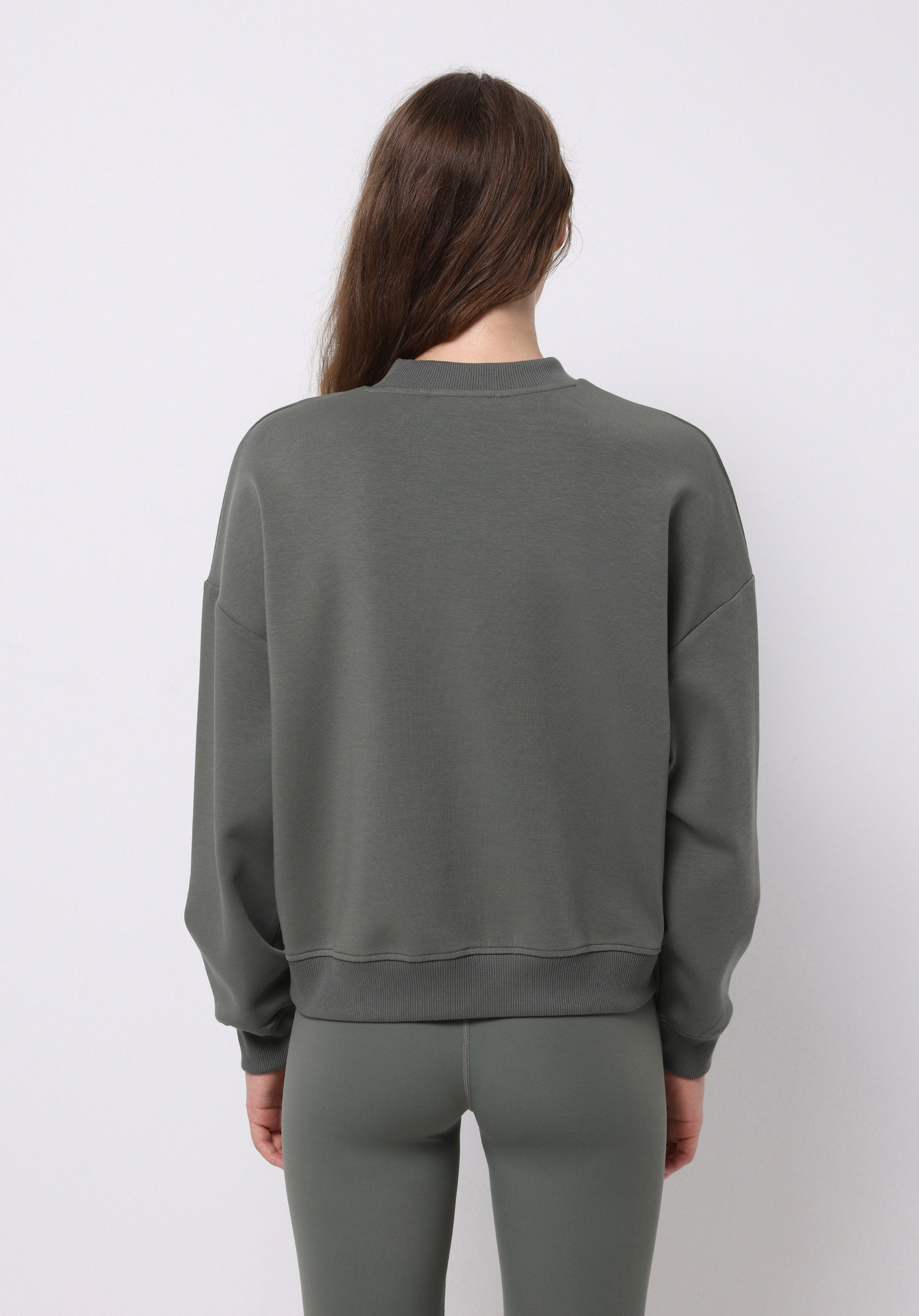 Regular Fit Yuvarlak Yaka Nakışlı Kadın Yeşil Sweatshirt