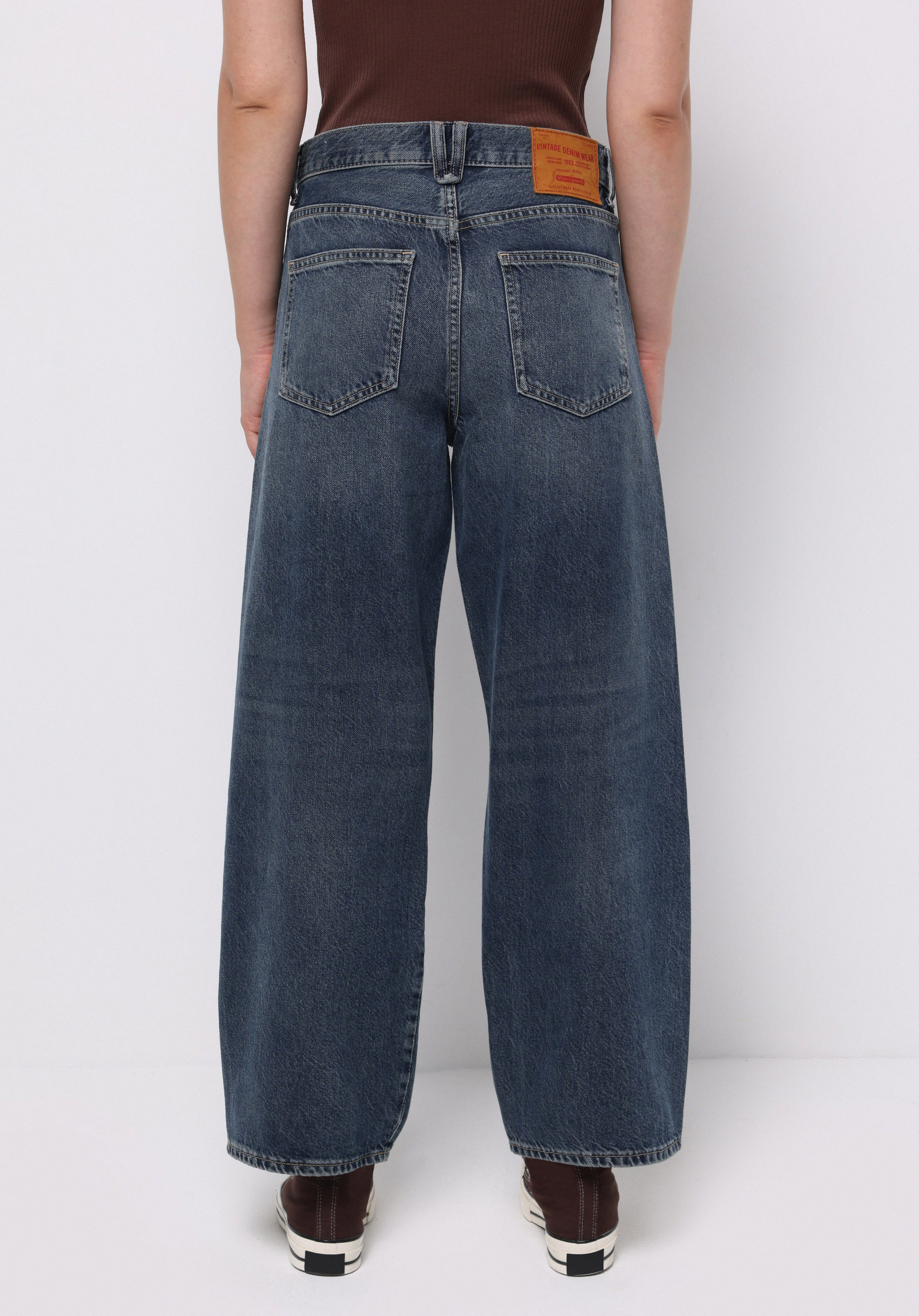 Loose Fit Yüksel Bel Daralan Paça Kadın İndigo Jean Pantolon