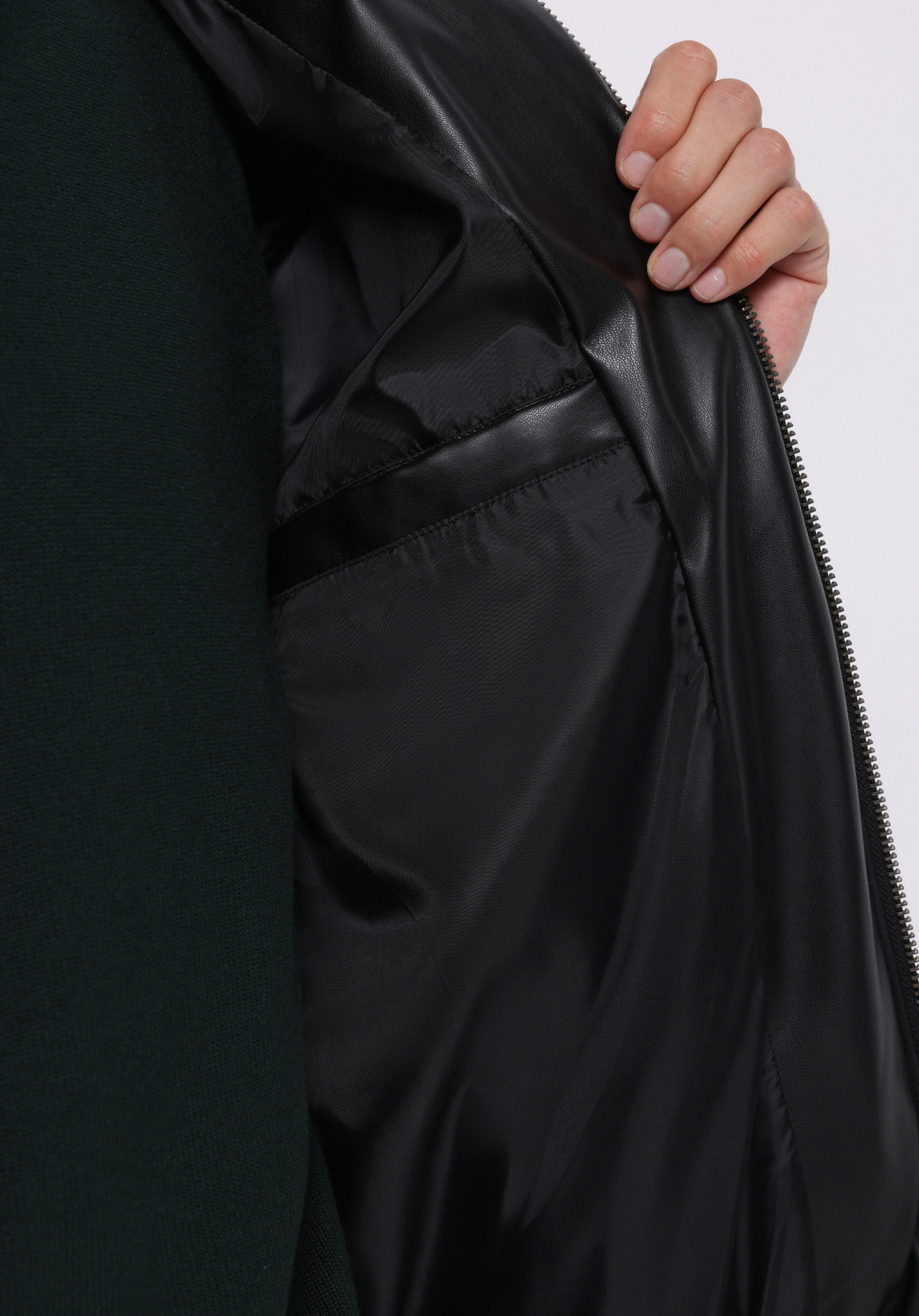 Regular Fit     Erkek Siyah Mont Pu