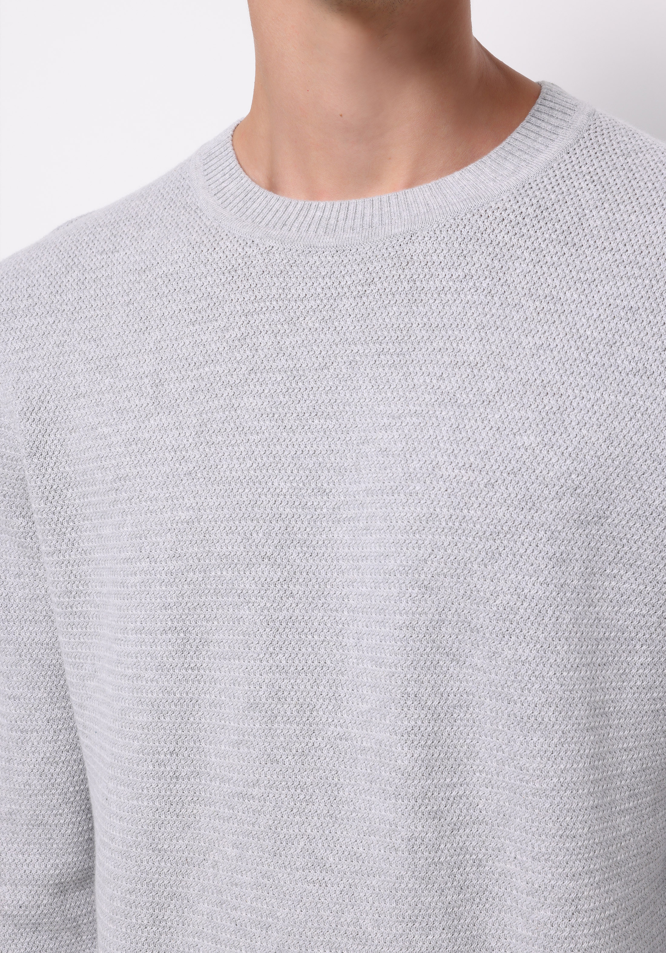 Regular Fit Yuvarlak Yaka Jakarlı Erkek Gri Kazak