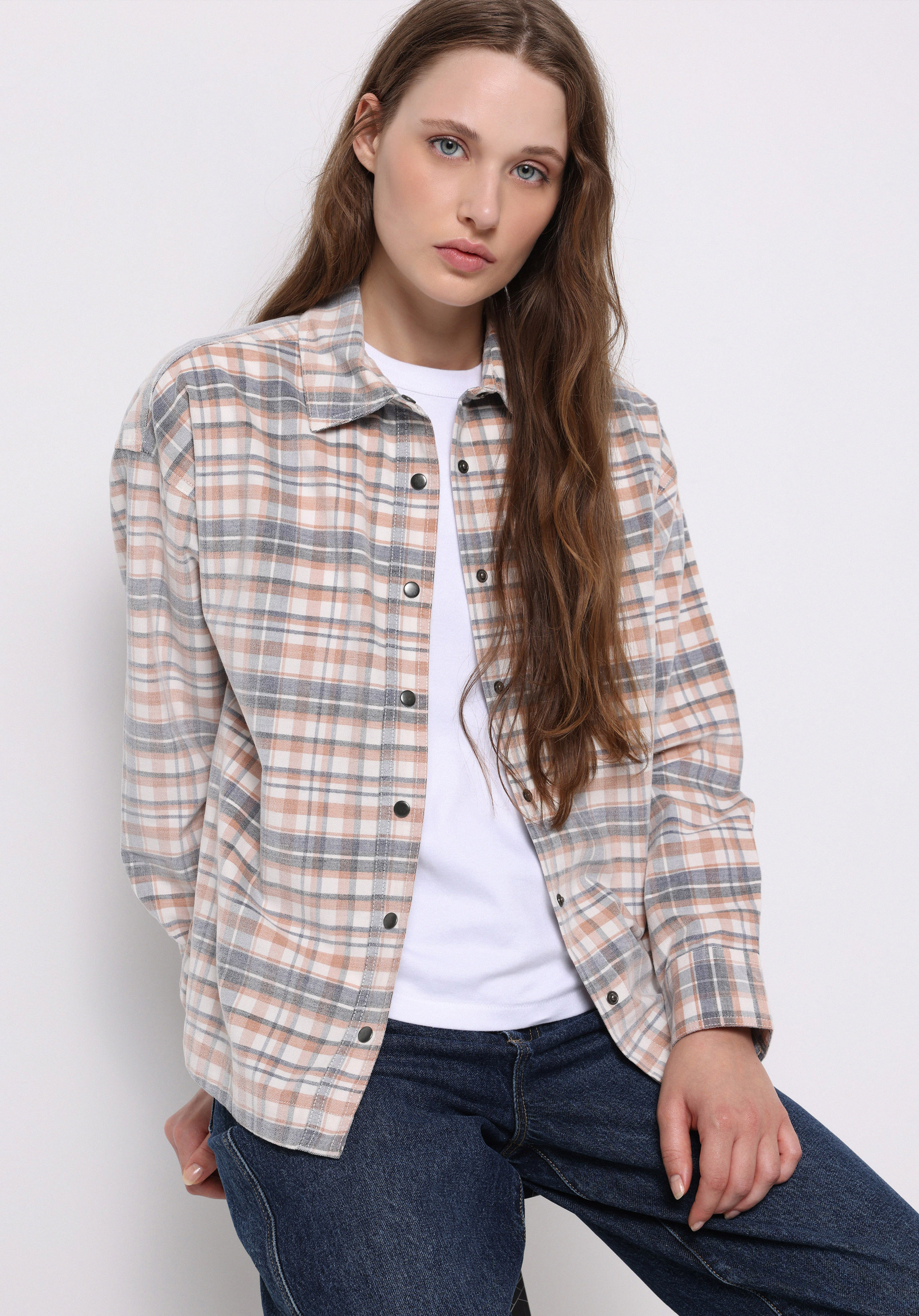 Regular Fit Shirt Neck Ekoseli Kadın Bej Uzun Kol Gömlek