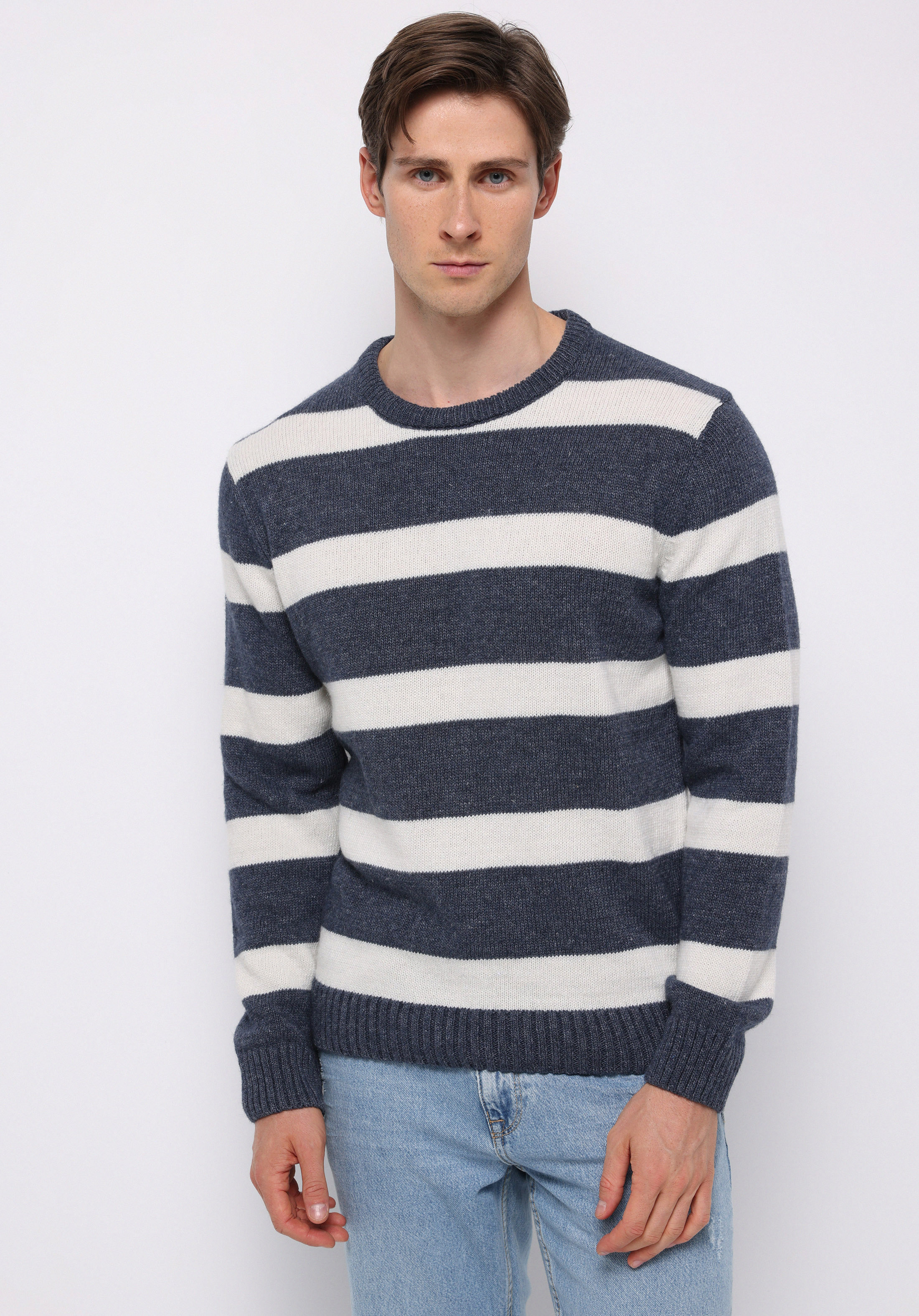 Regular Fit Yuvarlak Yaka Jakarlı Erkek Lacivert Kazak