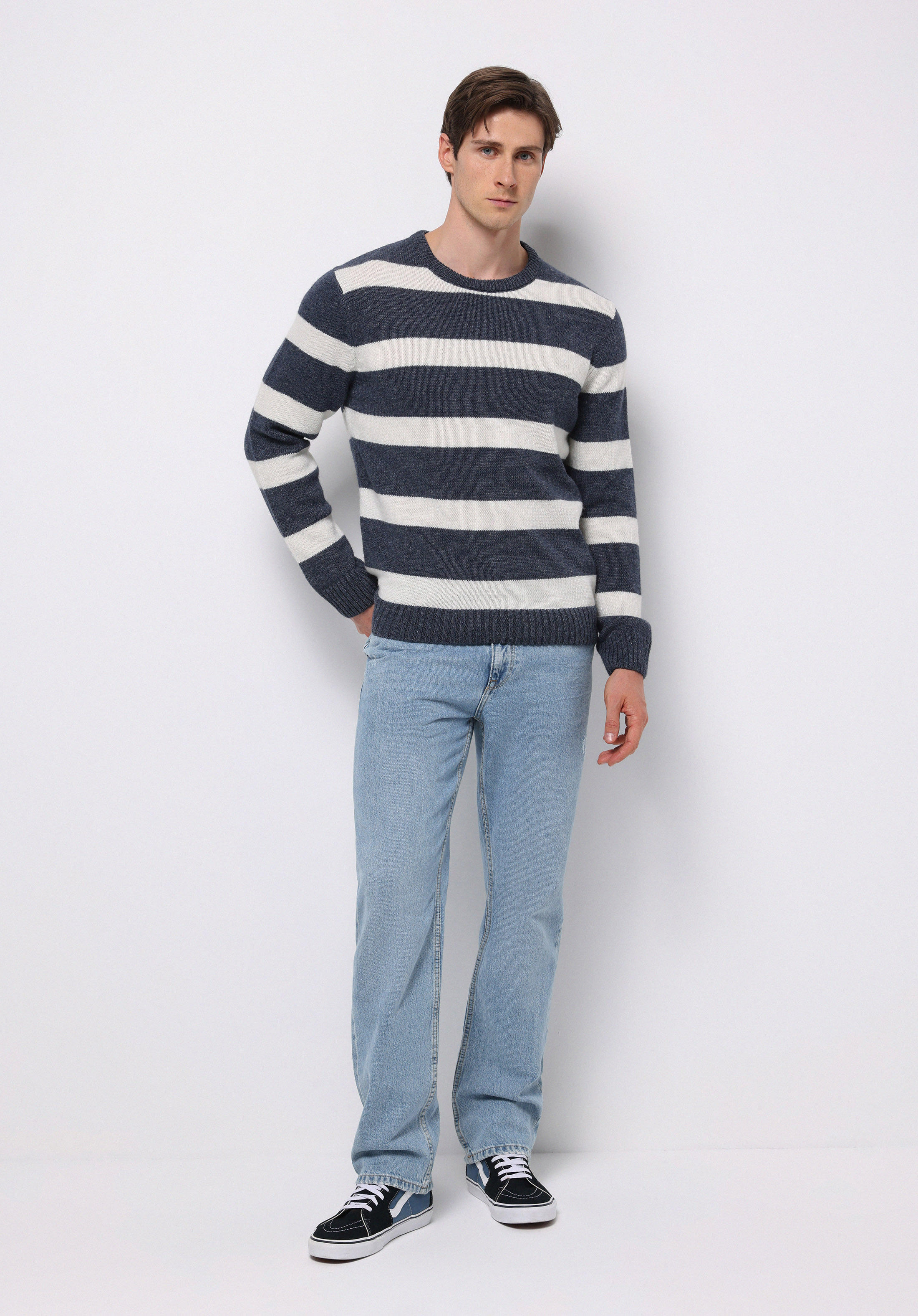 Regular Fit Yuvarlak Yaka Jakarlı Erkek Lacivert Kazak