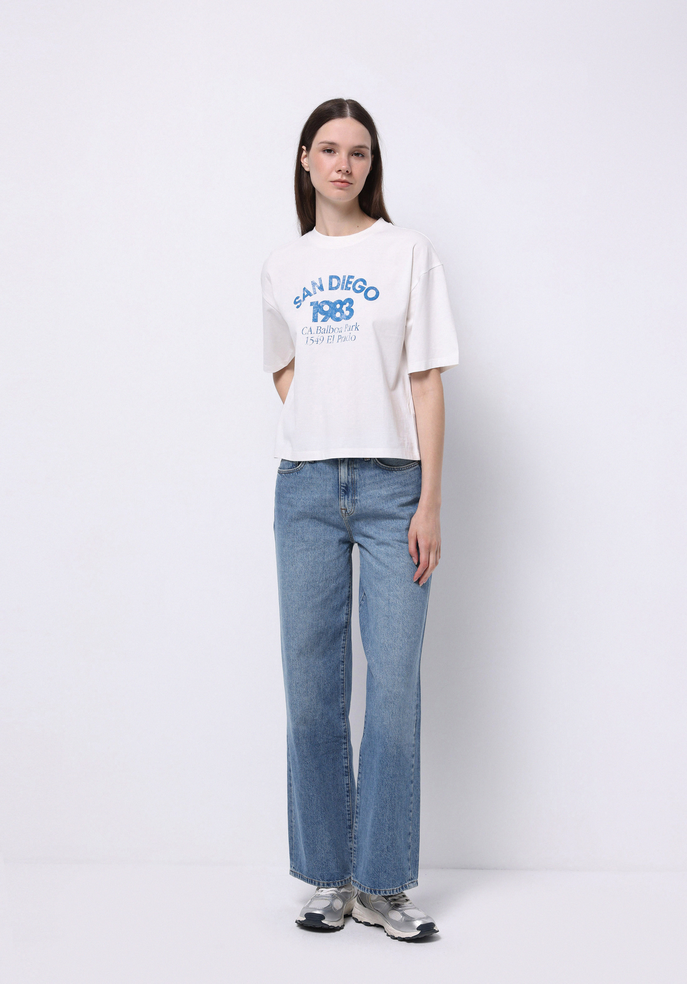 Regular Fit Yuvarlak Yaka Baskılı Kadın Beyaz Kısa Kol Tişört