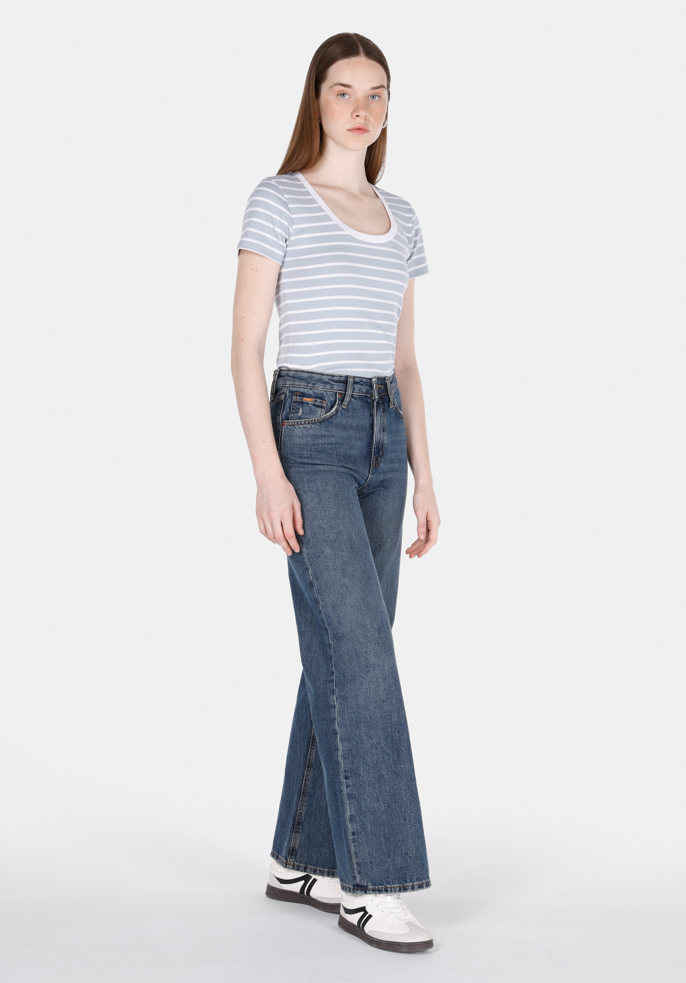 Slim Fit Kare Yaka Çizgili Kadın Mavi Kısa Kol Tişört