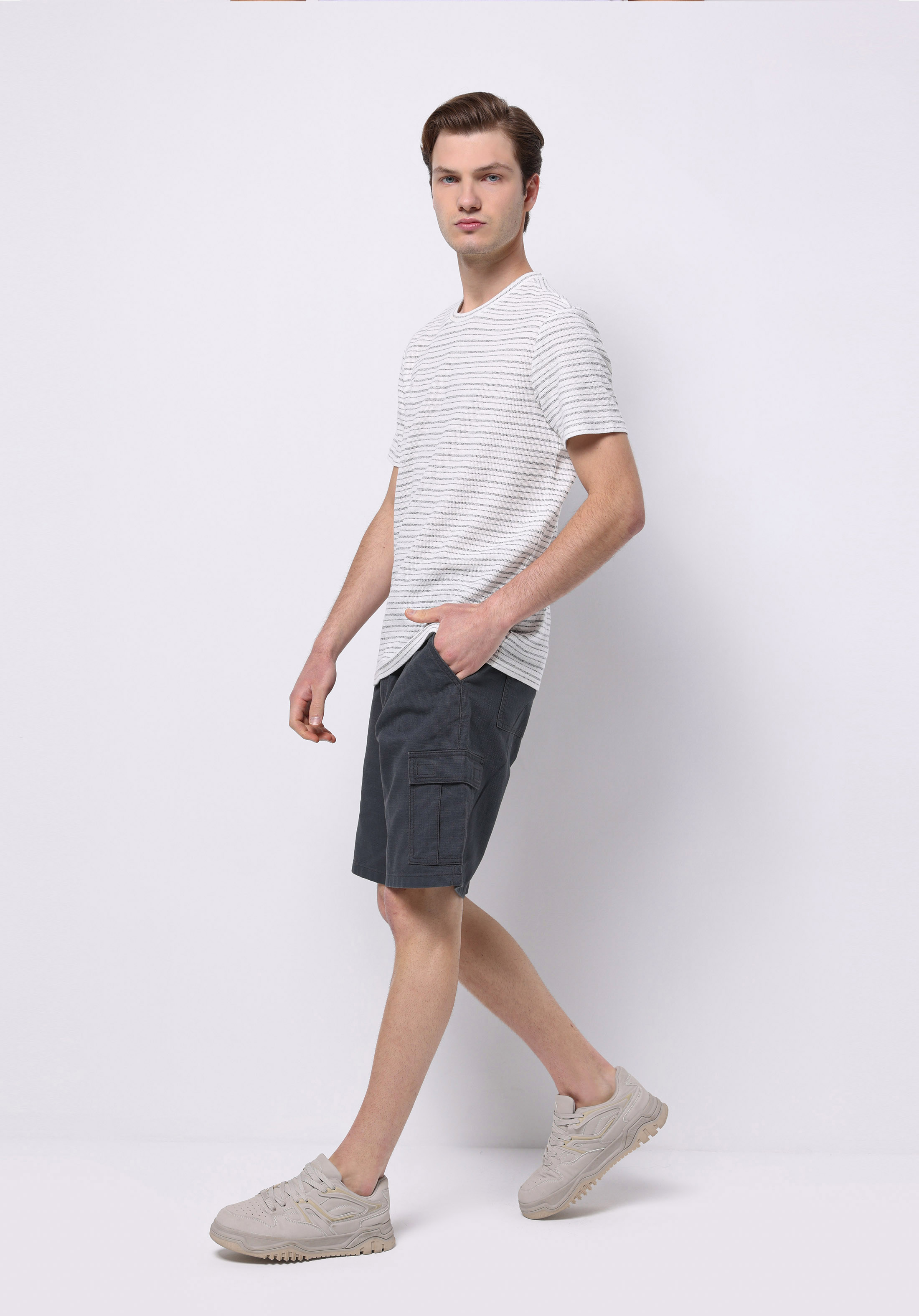 Regular Fit Orta Bel Düz Erkek Antrasit Şort