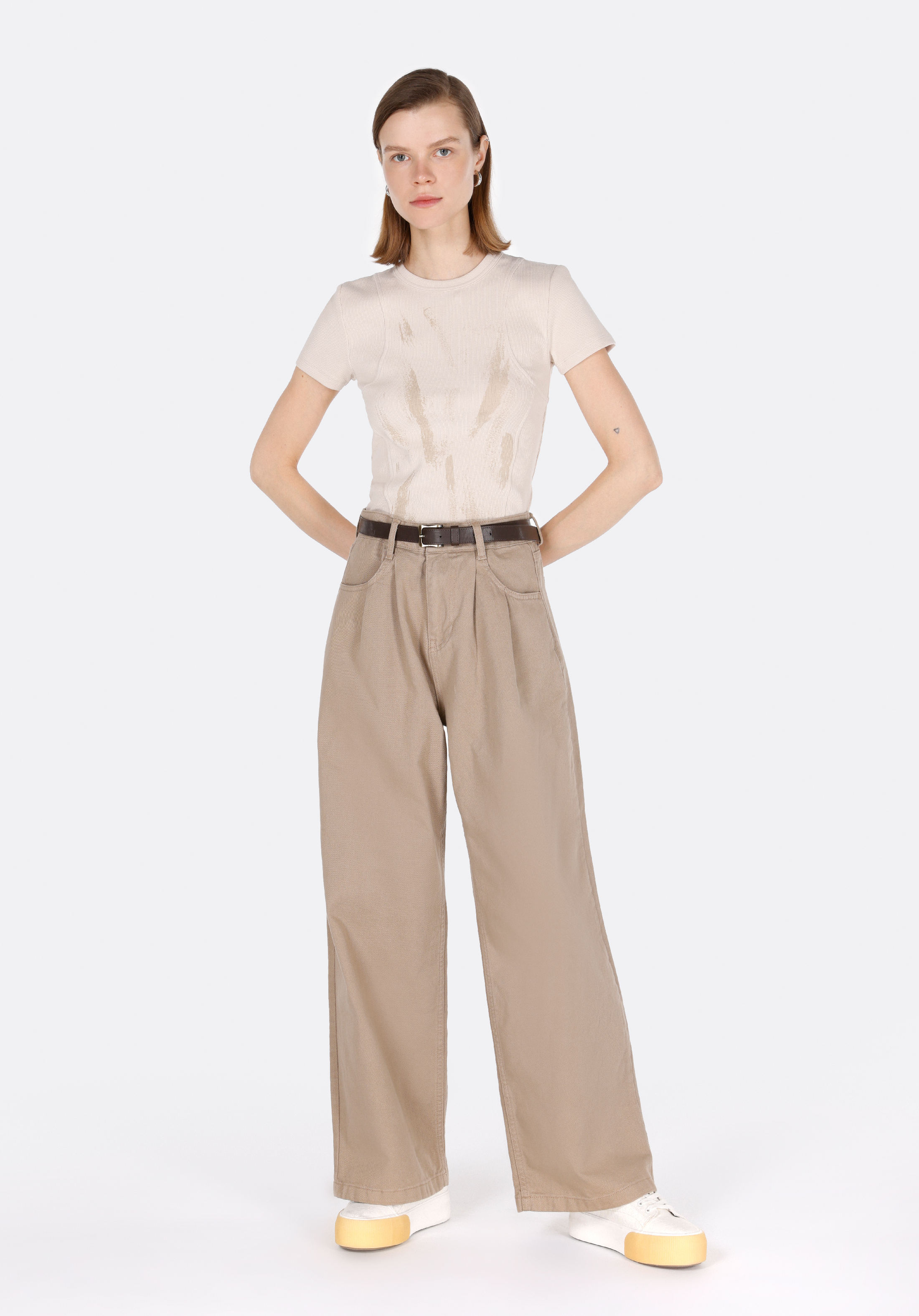 Slim Fit   Kadın Bej Kısa Kol Tişört