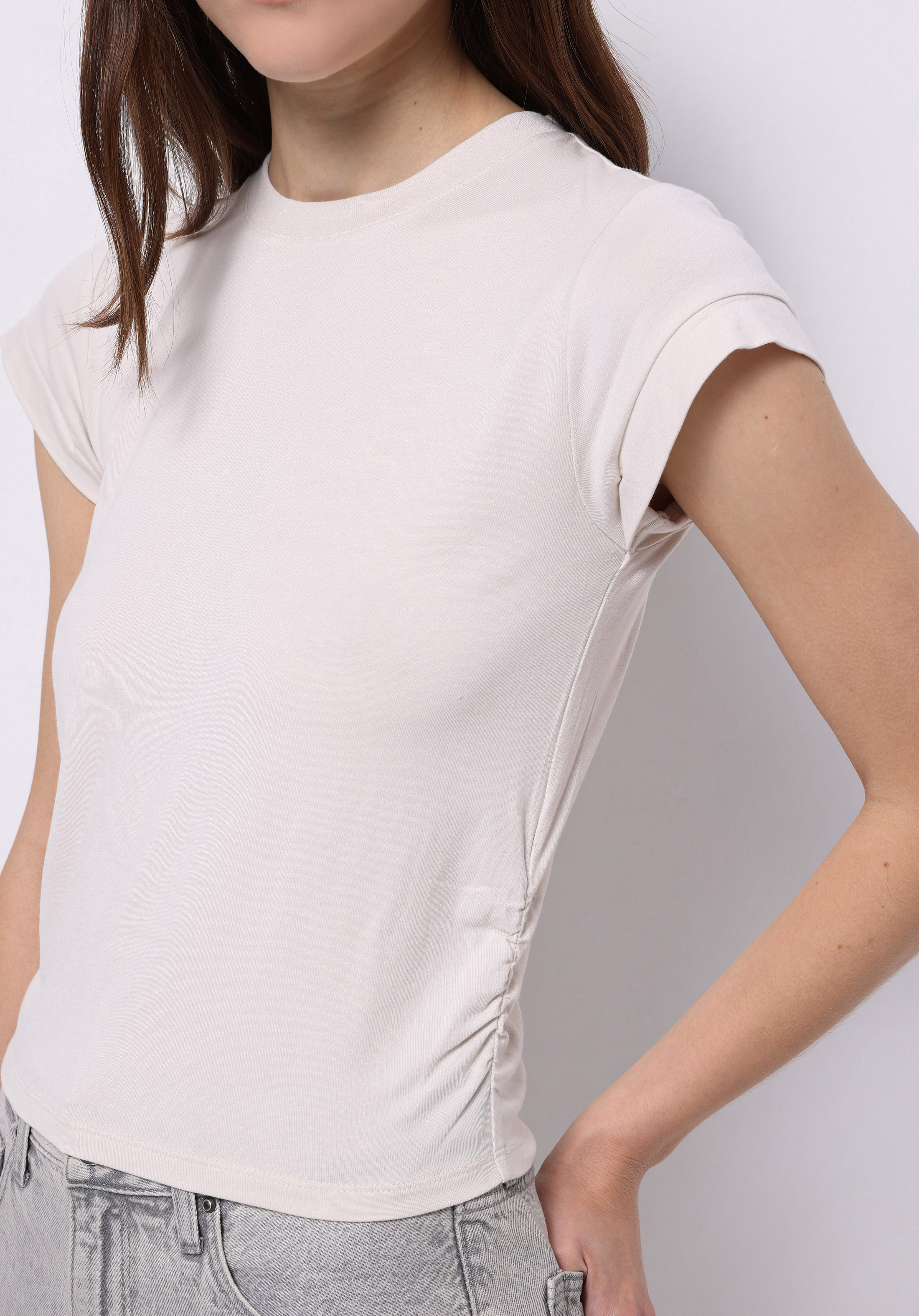 Slim Fit Yuvarlak Yaka Düz Kadın Ekru Kısa Kol Tişört