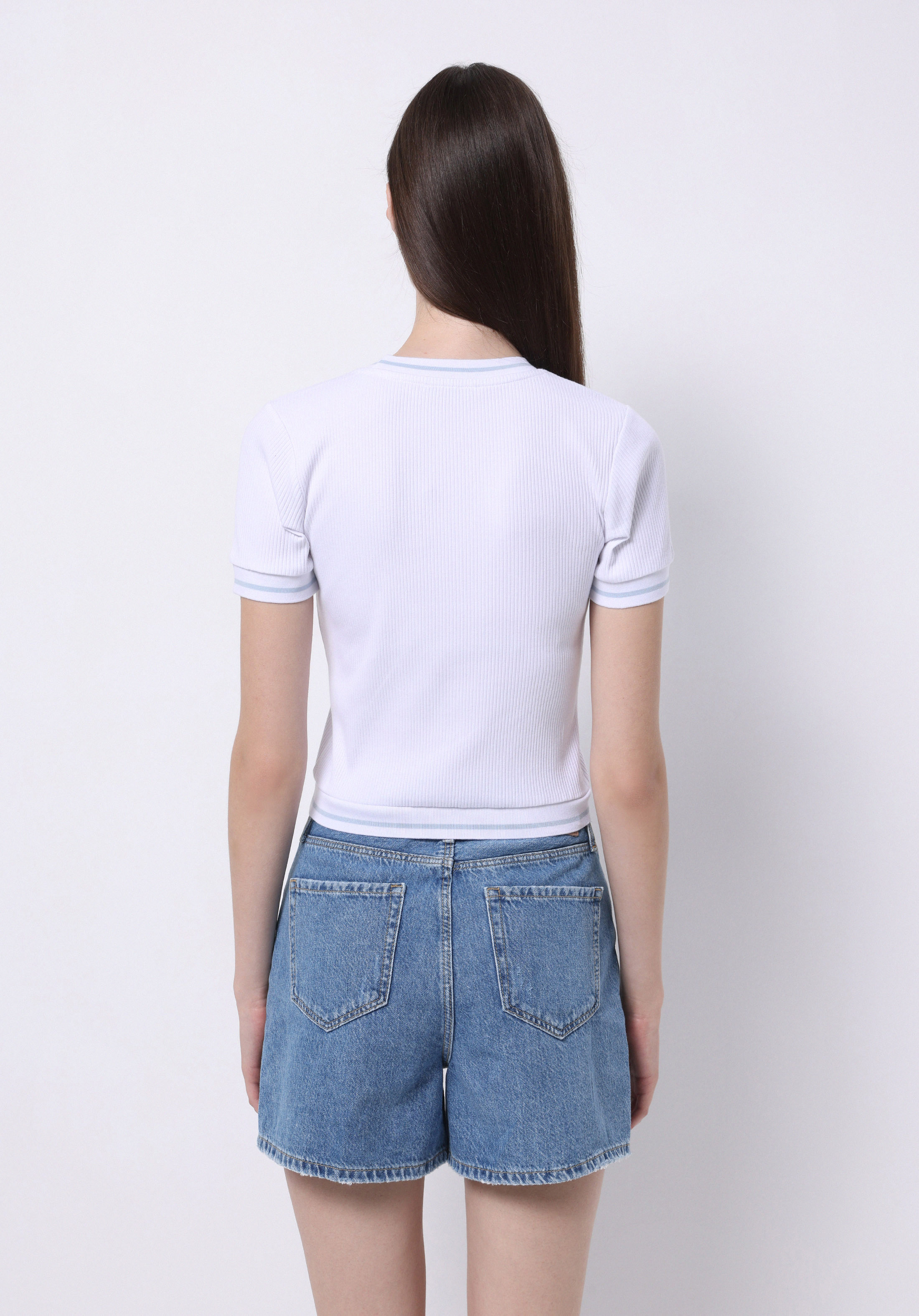 Slim Fit Yuvarlak Yaka Düz Kadın Beyaz Kısa Kol Tişört