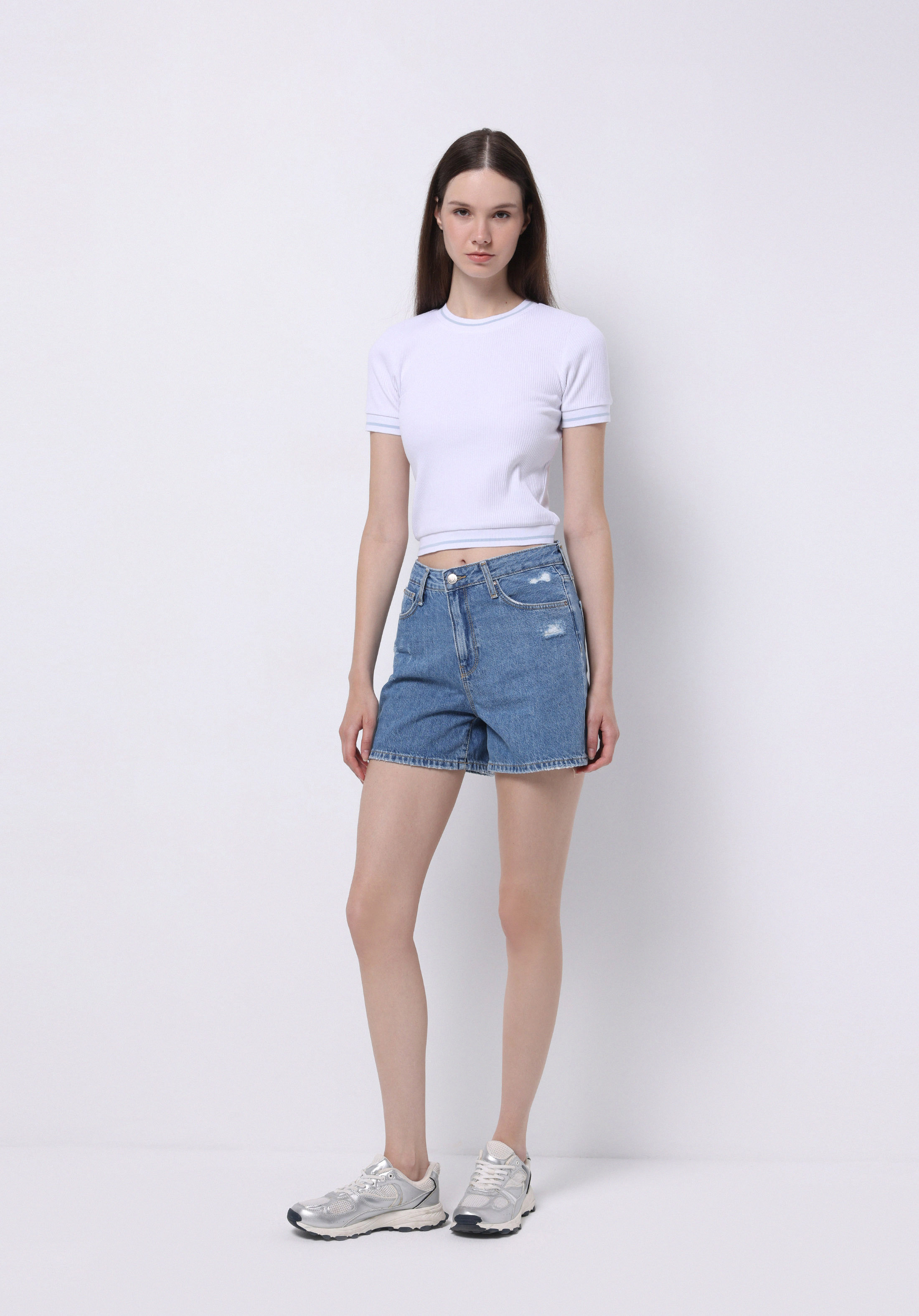 Slim Fit Yuvarlak Yaka Düz Kadın Beyaz Kısa Kol Tişört