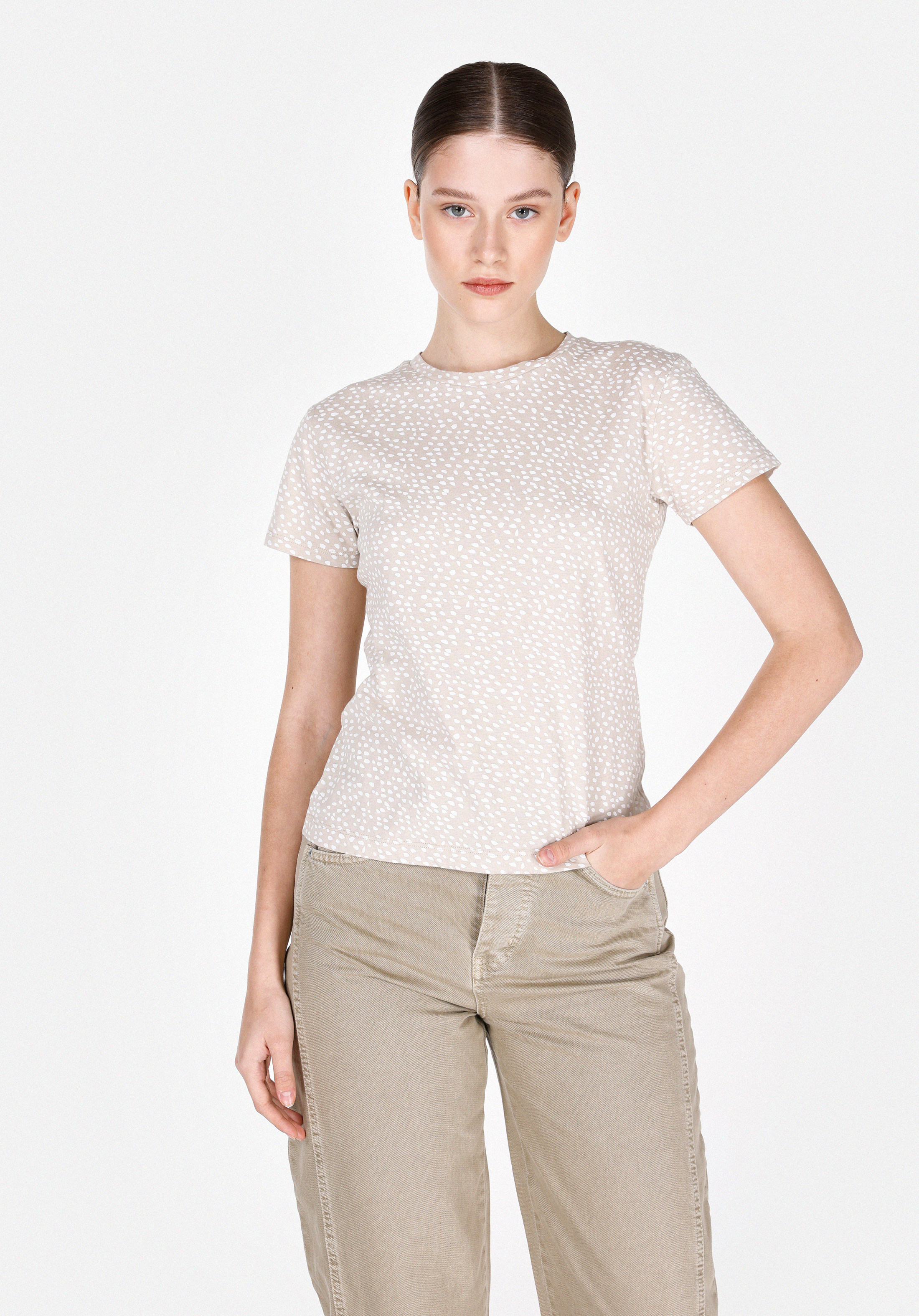 Slim Fit Yuvarlak Yaka Baskılı Kadın Bej Kısa Kol Tişört