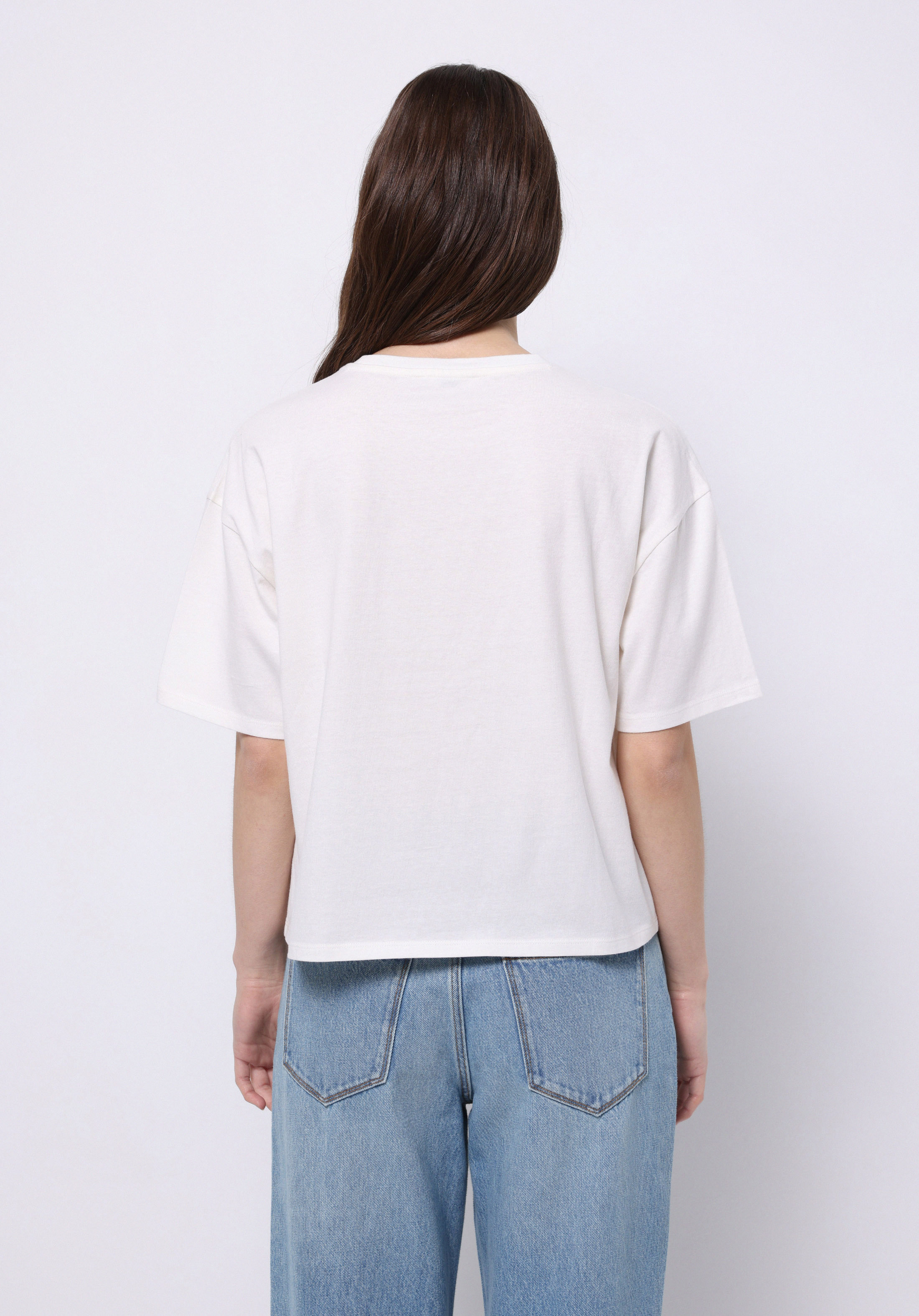 Regular Fit Yuvarlak Yaka Nakışlı Kadın Beyaz Kısa Kol Tişört