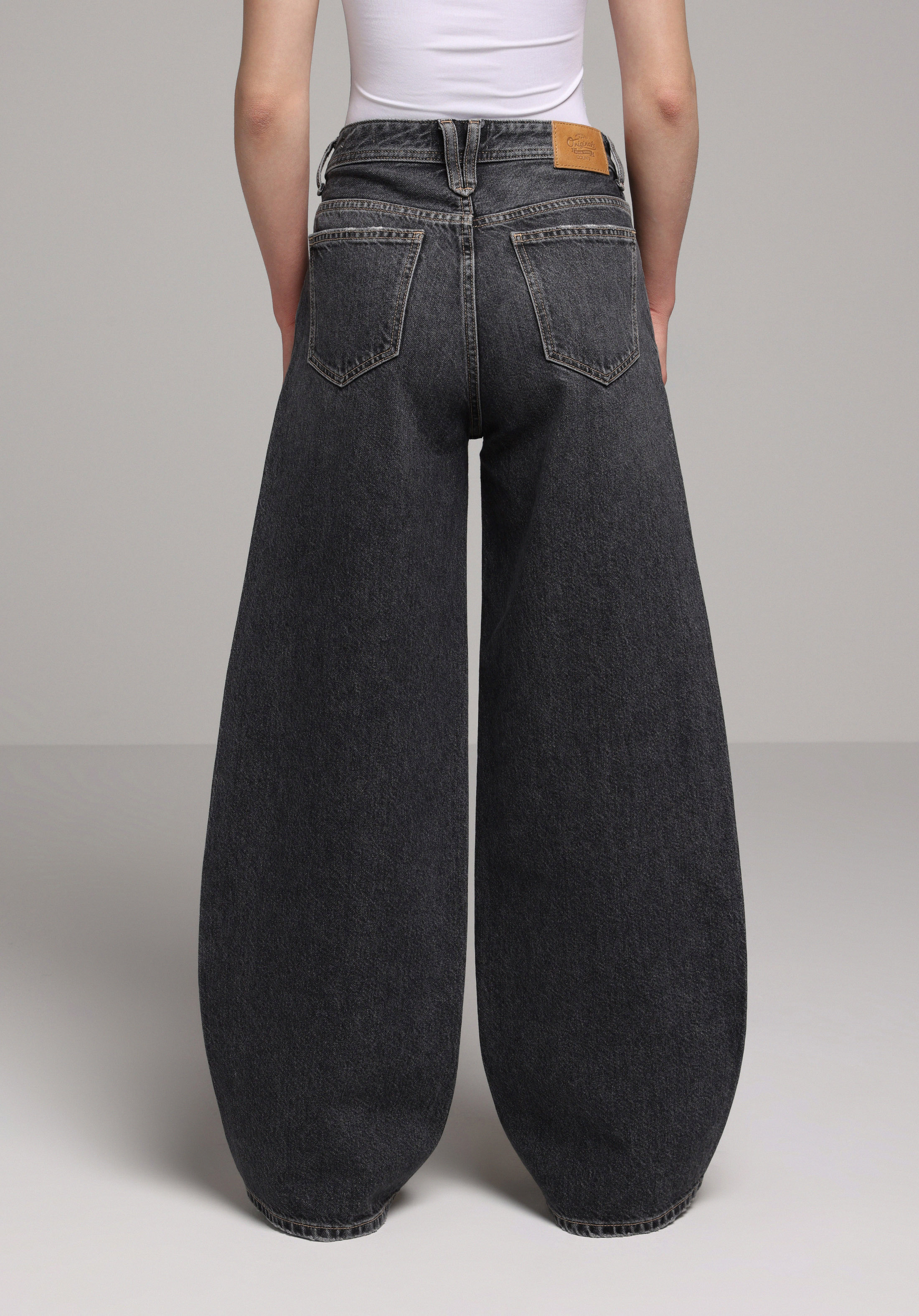 Loose Fit   Kadın Siyah Jean Pantolon