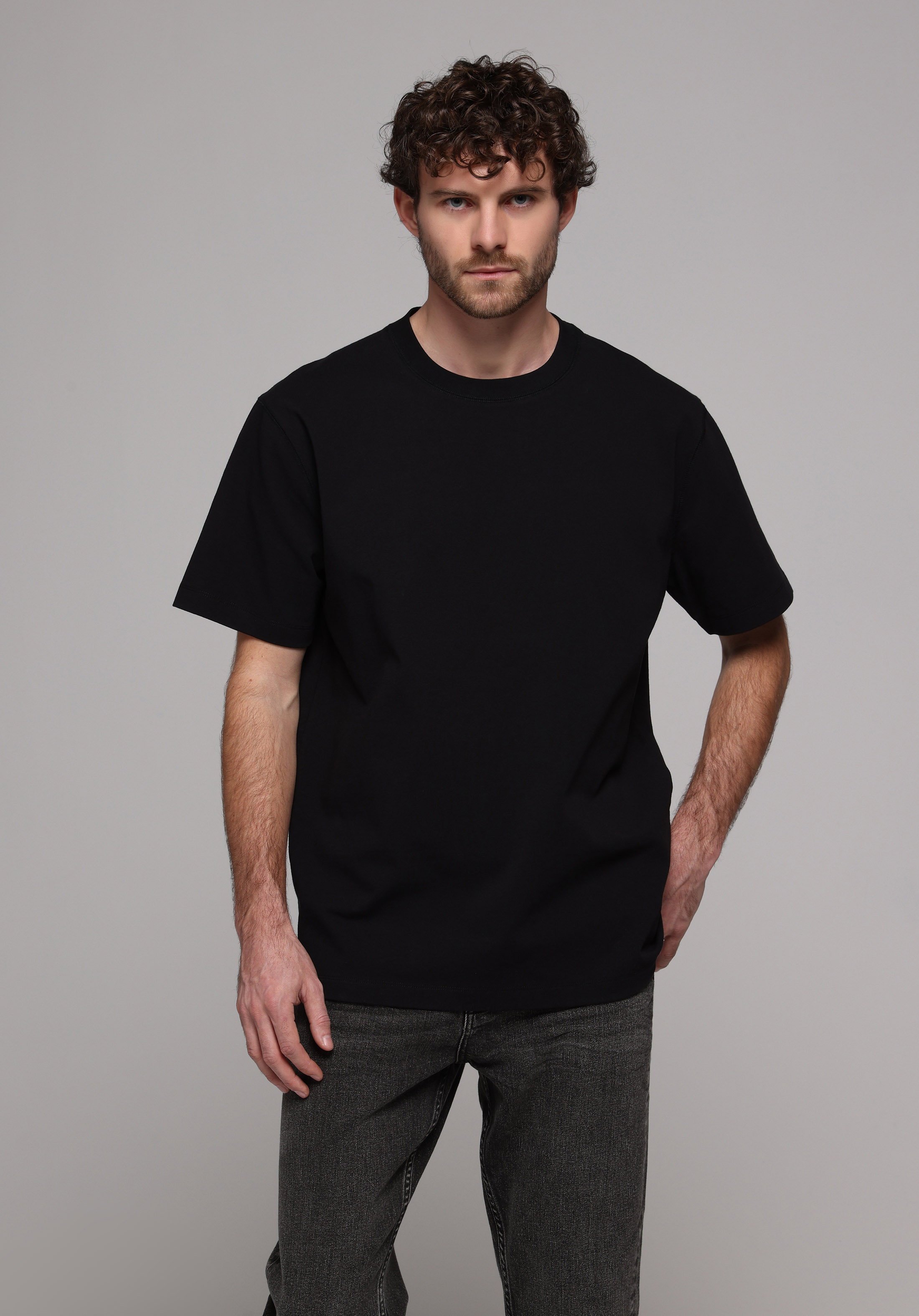 Comfort Fit Yuvarlak Yaka Düz Erkek Siyah Kısa Kol Tişört
