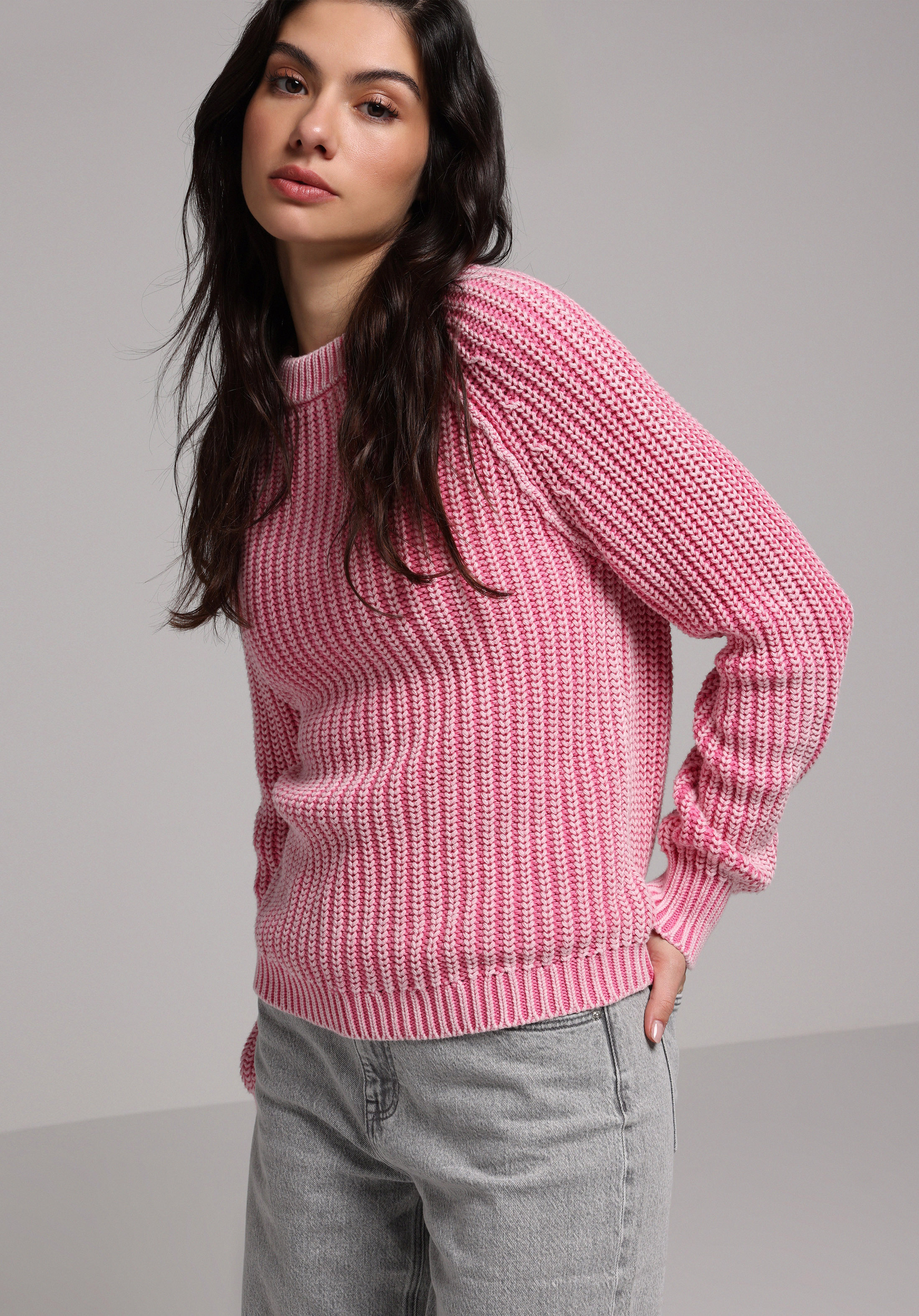 Regular Fit Yuvarlak Yaka Düz Kadın Pembe Kazak