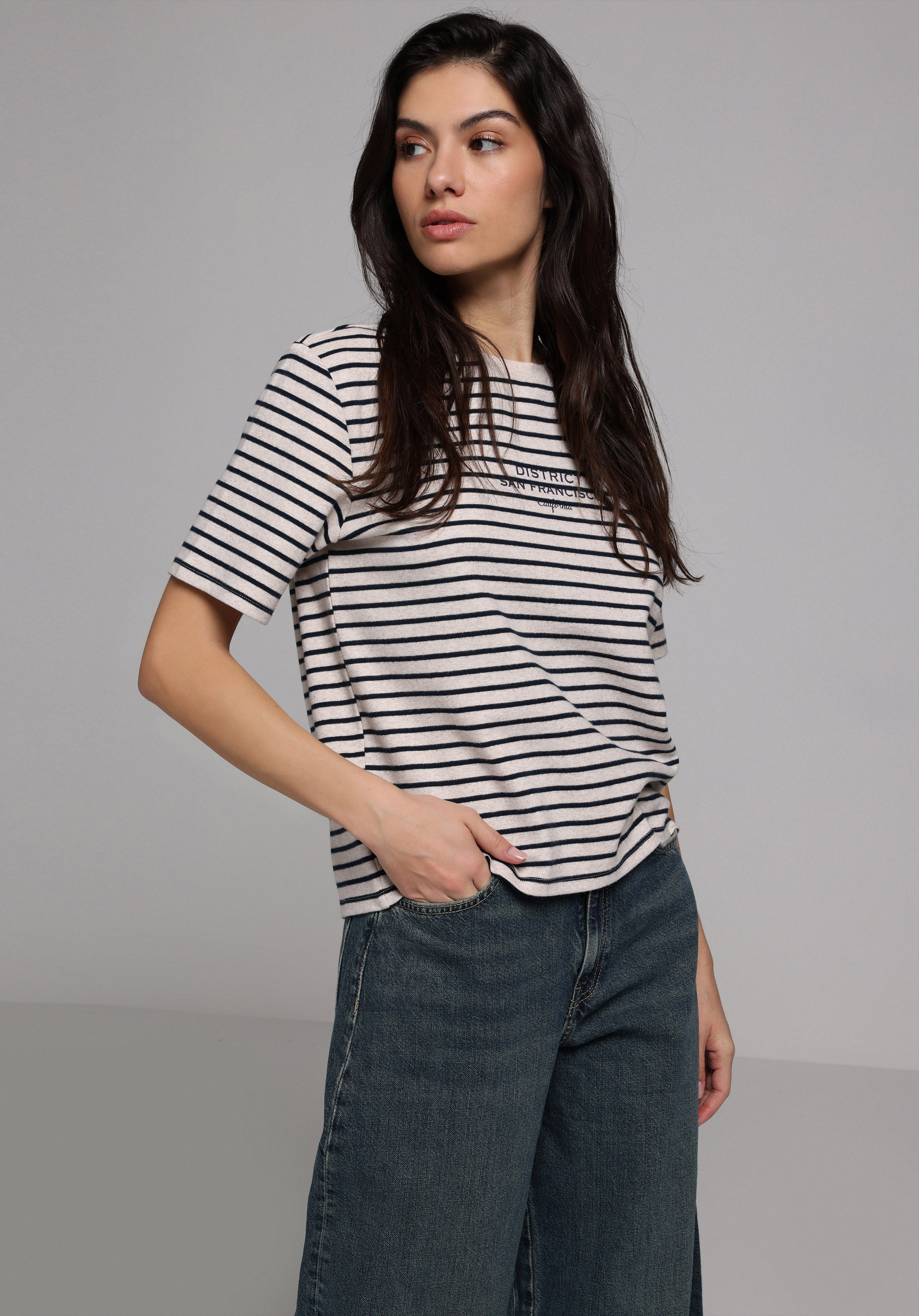 Regular Fit Yuvarlak Yaka Çizgili Kadın Bej Kısa Kol Tişört
