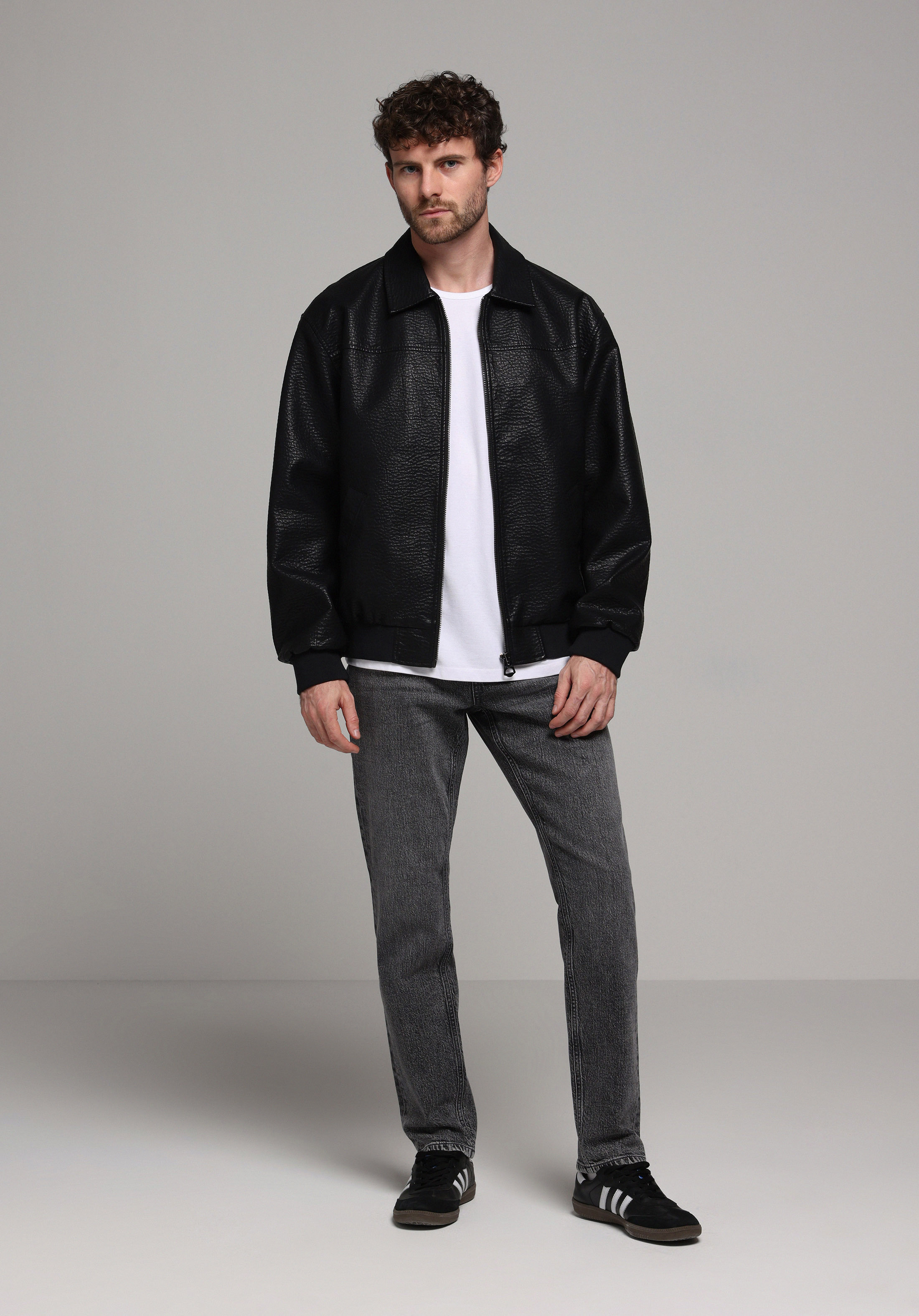 Regular Fit     Erkek Siyah Mont Pu