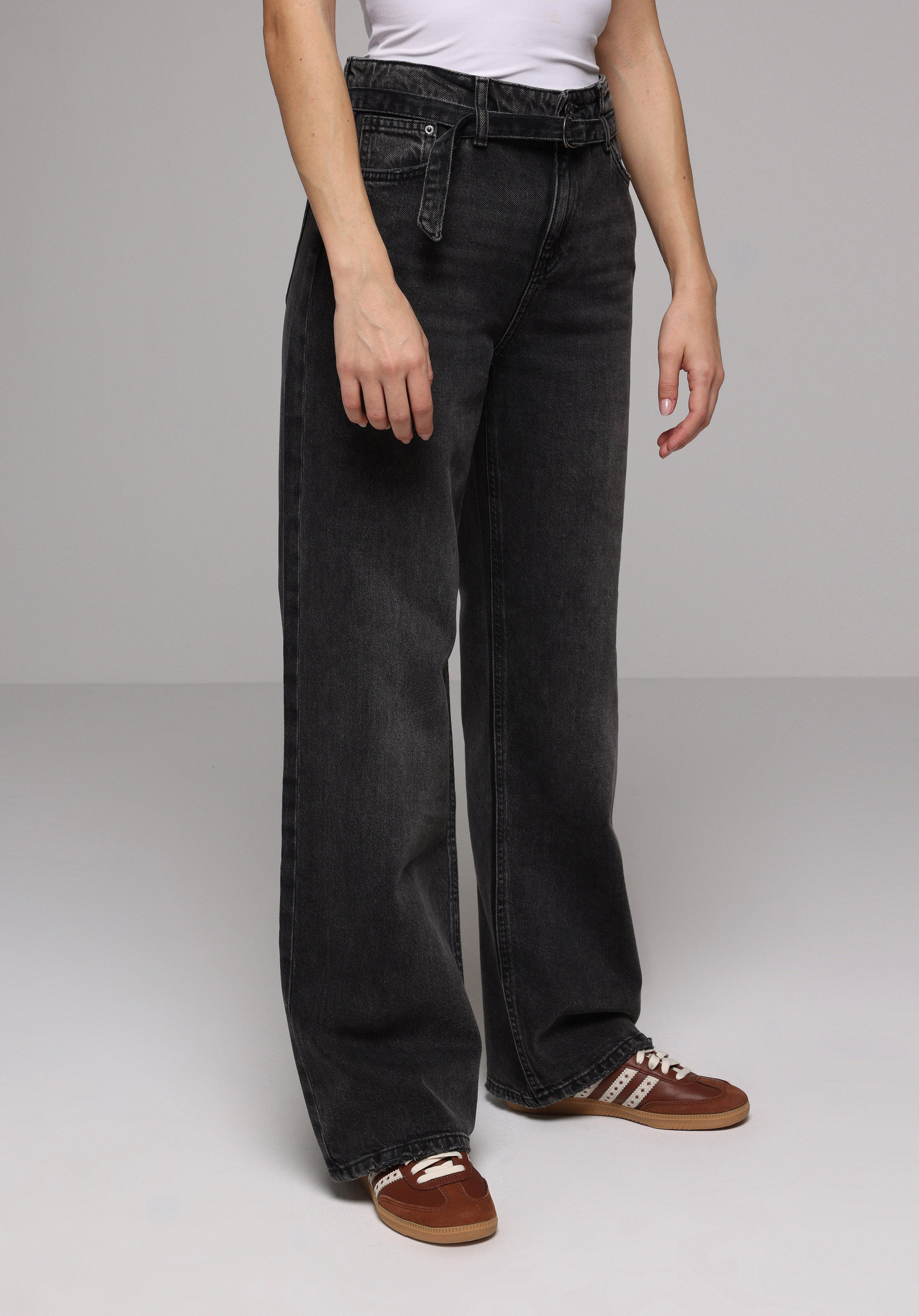 Regular Fit   Kadın Siyah Jean Pantolon