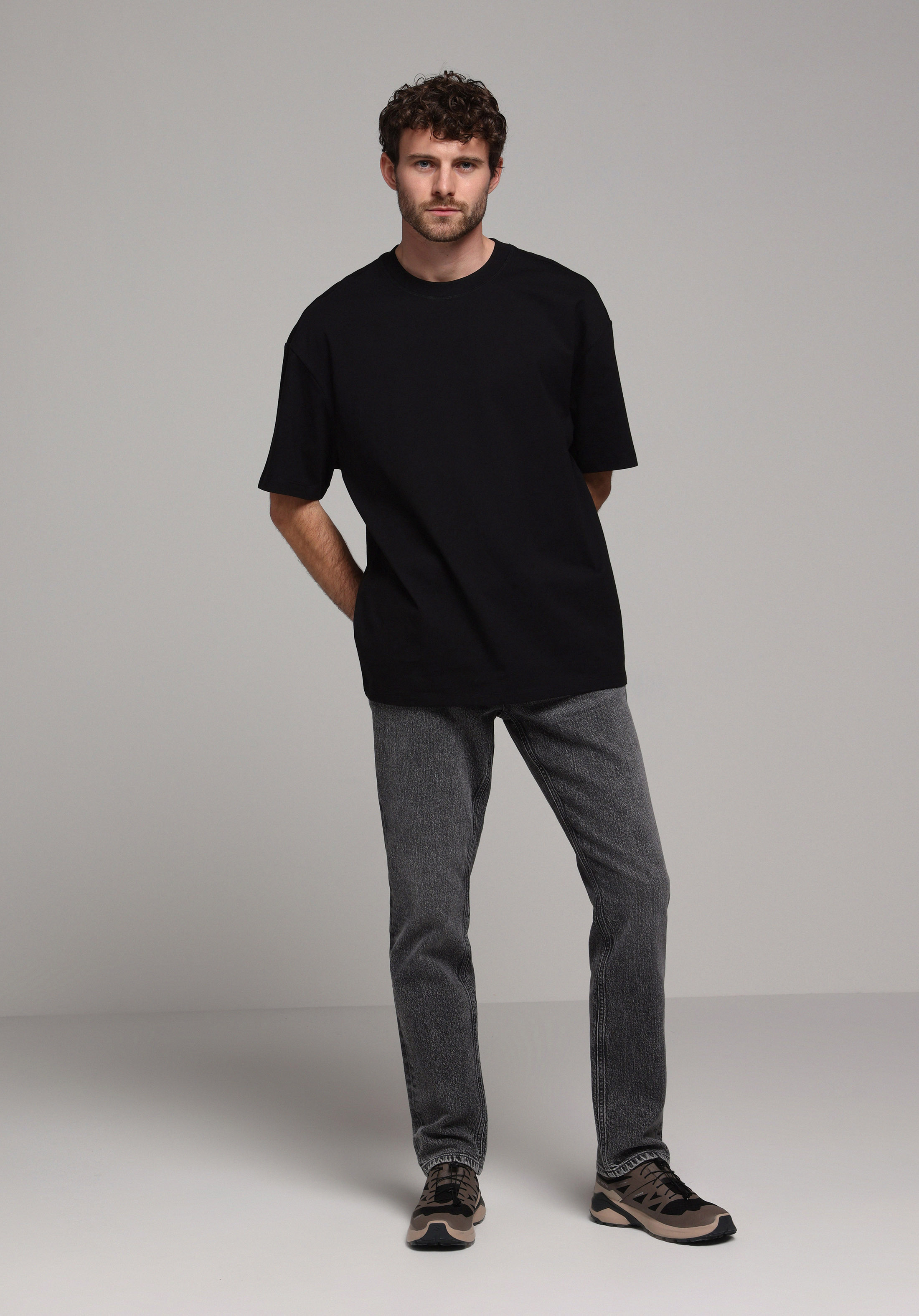 Oversize Fit Yuvarlak Yaka Düz Erkek Siyah Kısa Kol Tişört