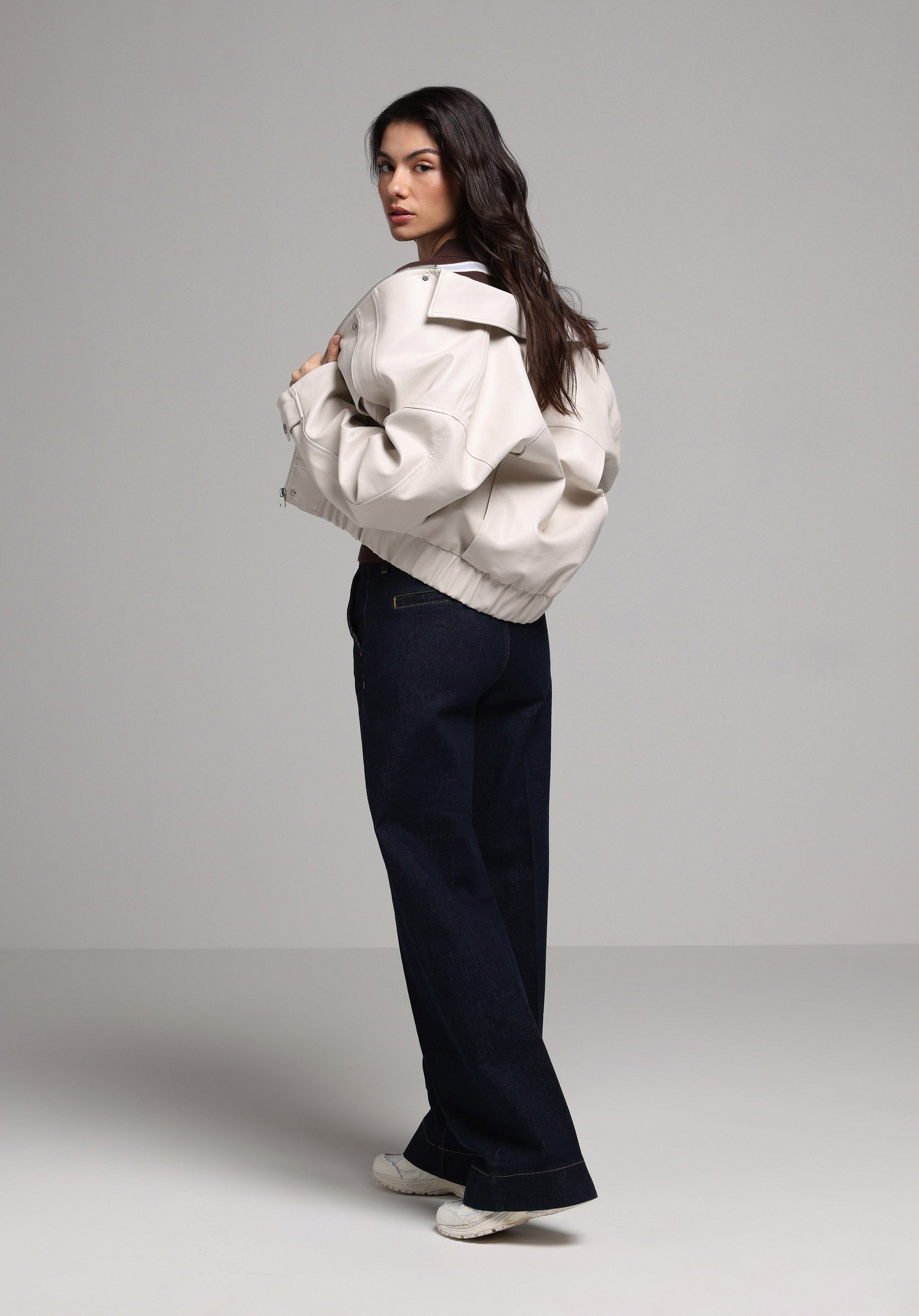 Regular Fit Polo Yaka Fermuarlı Astarlı Kaplamalı Kadın Ekru Mont Pu